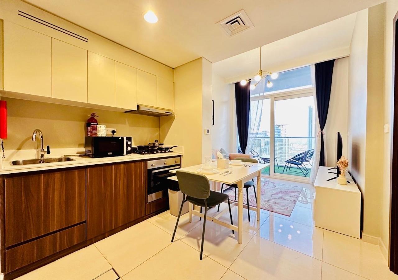 Apartment 1br Furnished In Business Bay - High Floor Canal Views - 10 Mins Walk From Business Bay Dubai