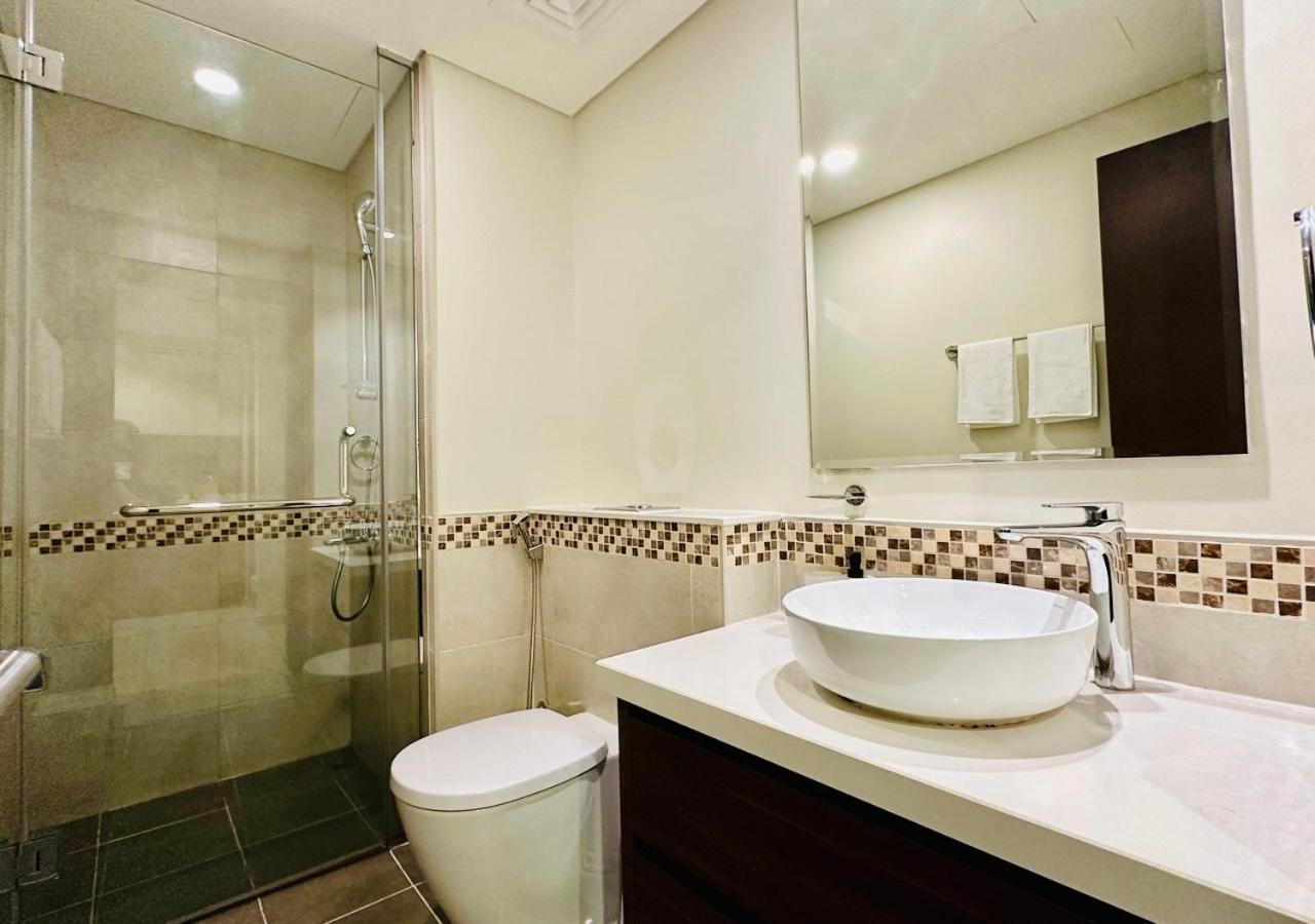 1br Furnished In Business Bay - High Floor Canal Views - 10 Mins Walk From Business Bay Apartment