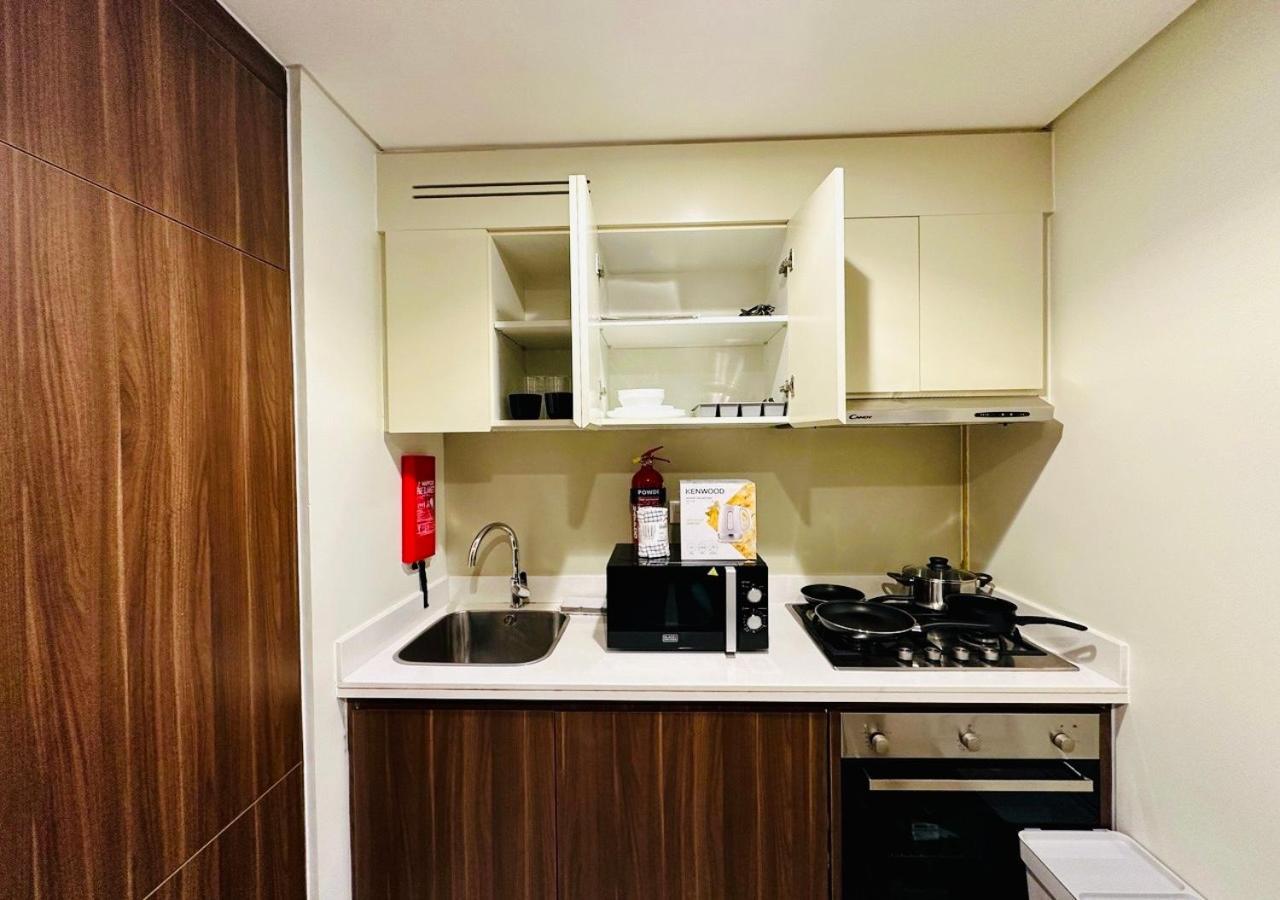 Apartment 1br Furnished In Business Bay - High Floor Canal Views - 10 Mins Walk From Business Bay *