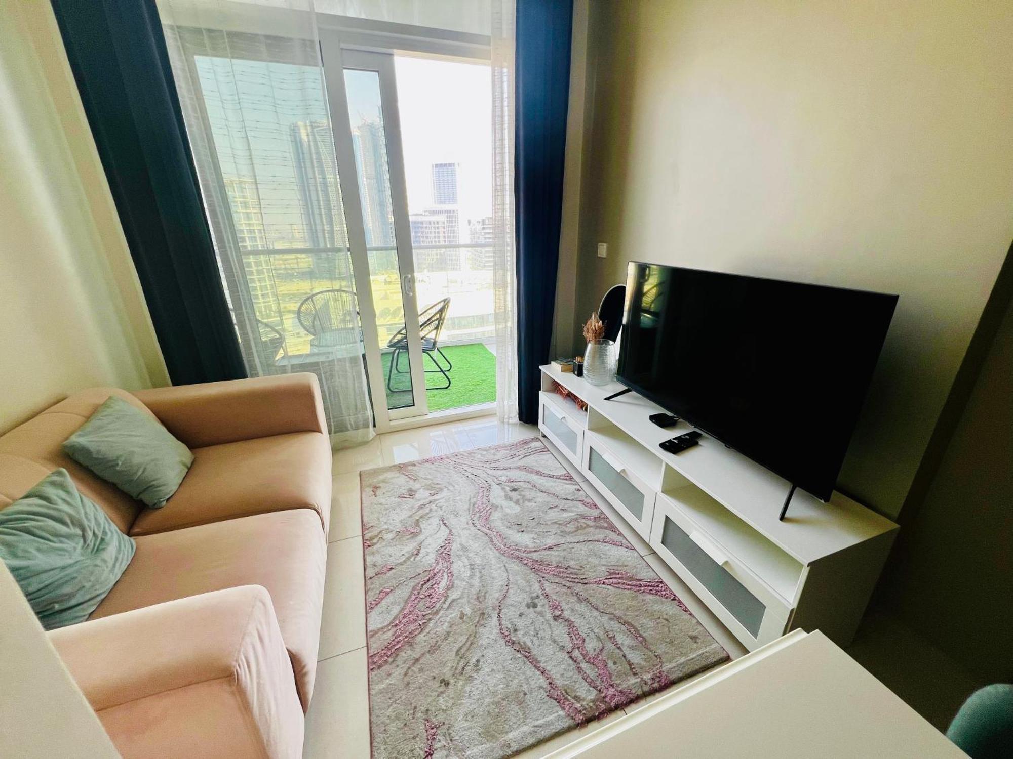 Apartment 1br Furnished In Business Bay - High Floor Canal Views - 10 Mins Walk From Business Bay Dubai