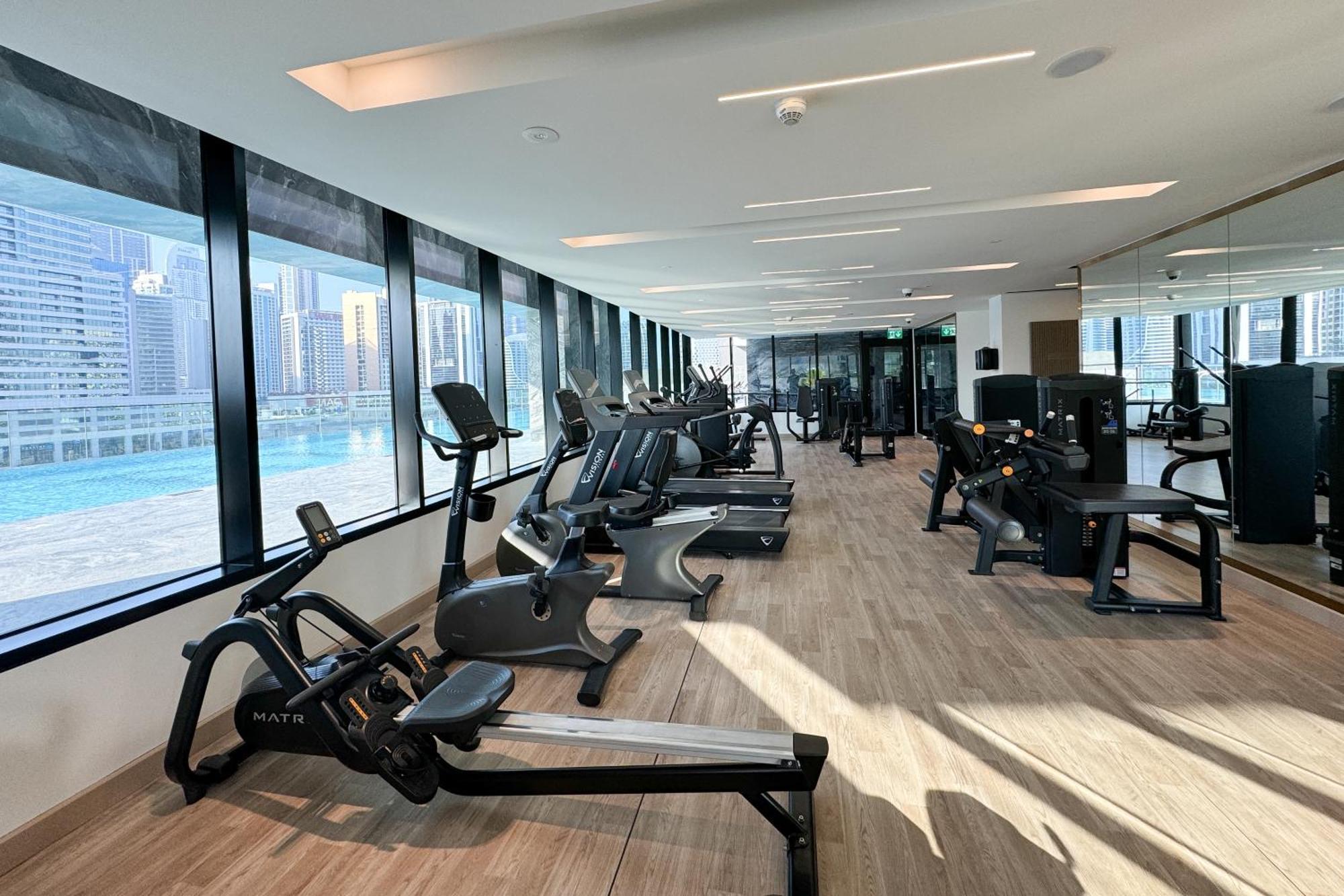 Upscale 1 Bedroom With Burj Khalifa View Apartment *
