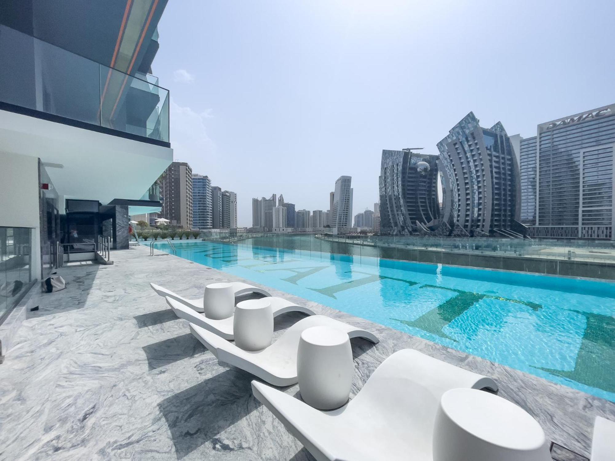 Upscale 1 Bedroom With Burj Khalifa View Apartment *