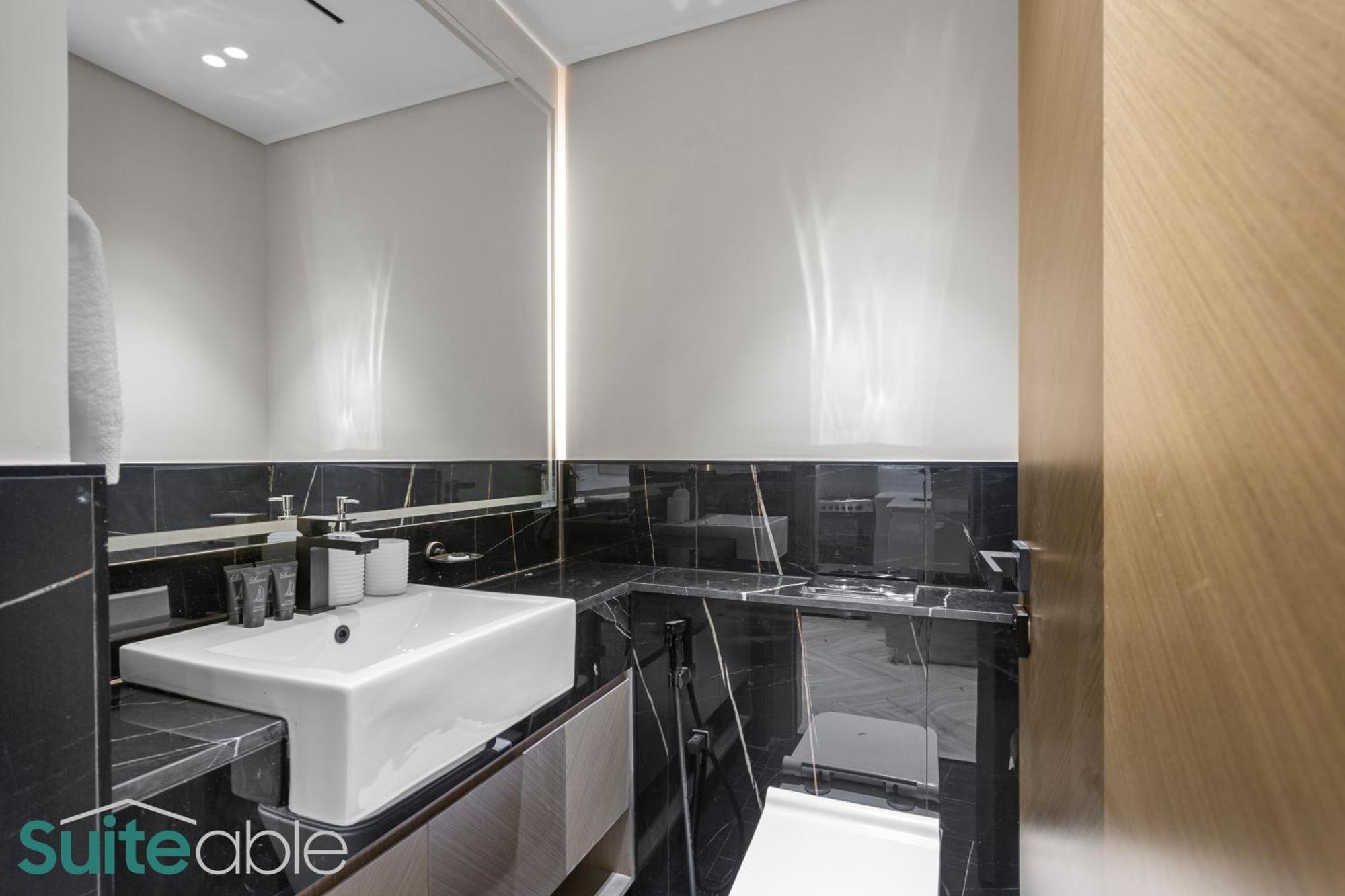 Upscale 1 Bedroom With Burj Khalifa View *
