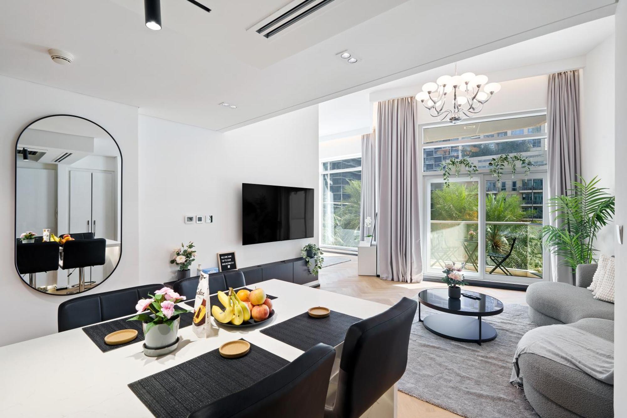 1 Bedroom Exquisite Urban Living In Downtown Apartment