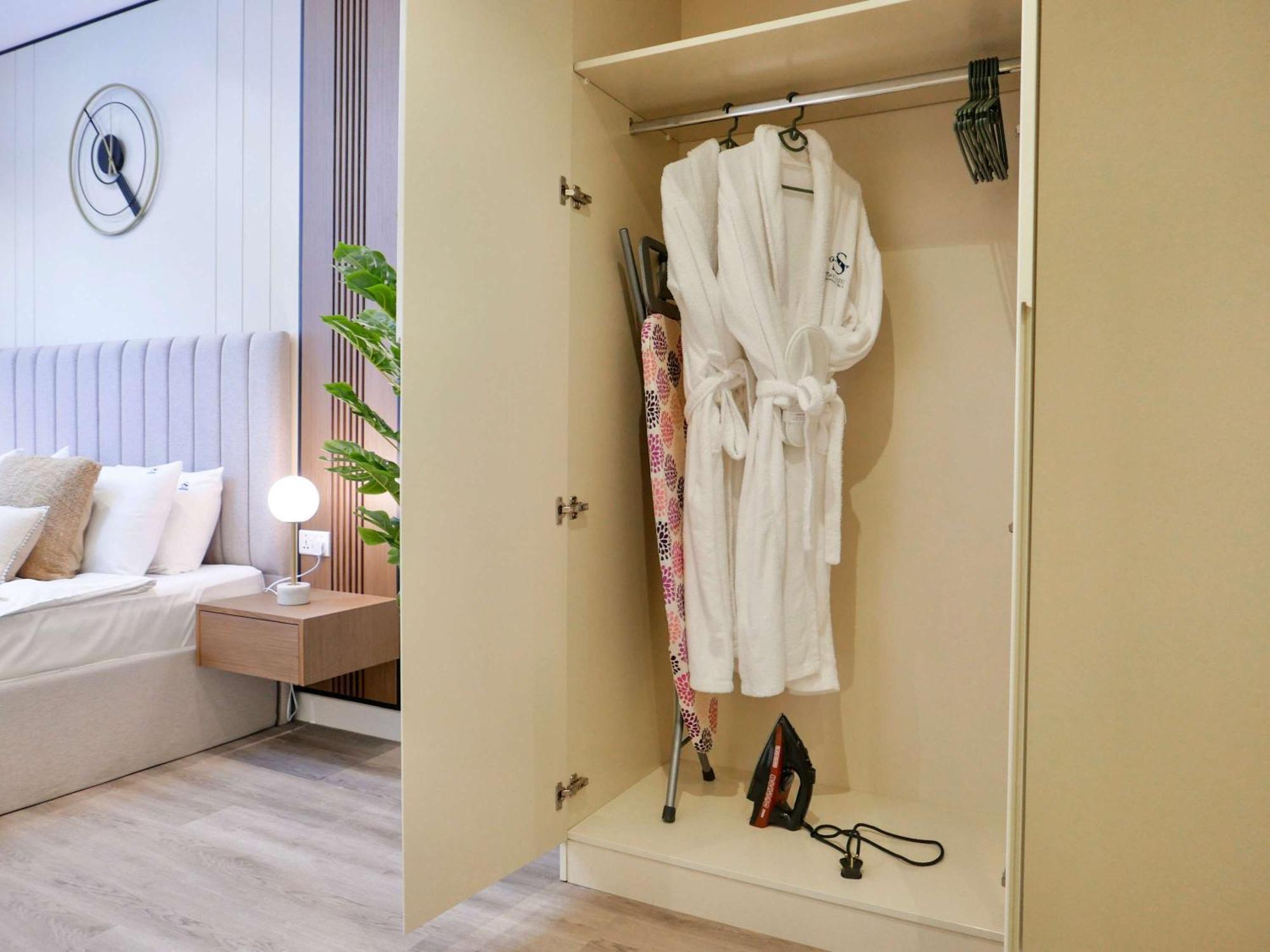 Ambient 1br On The At 5 Star *