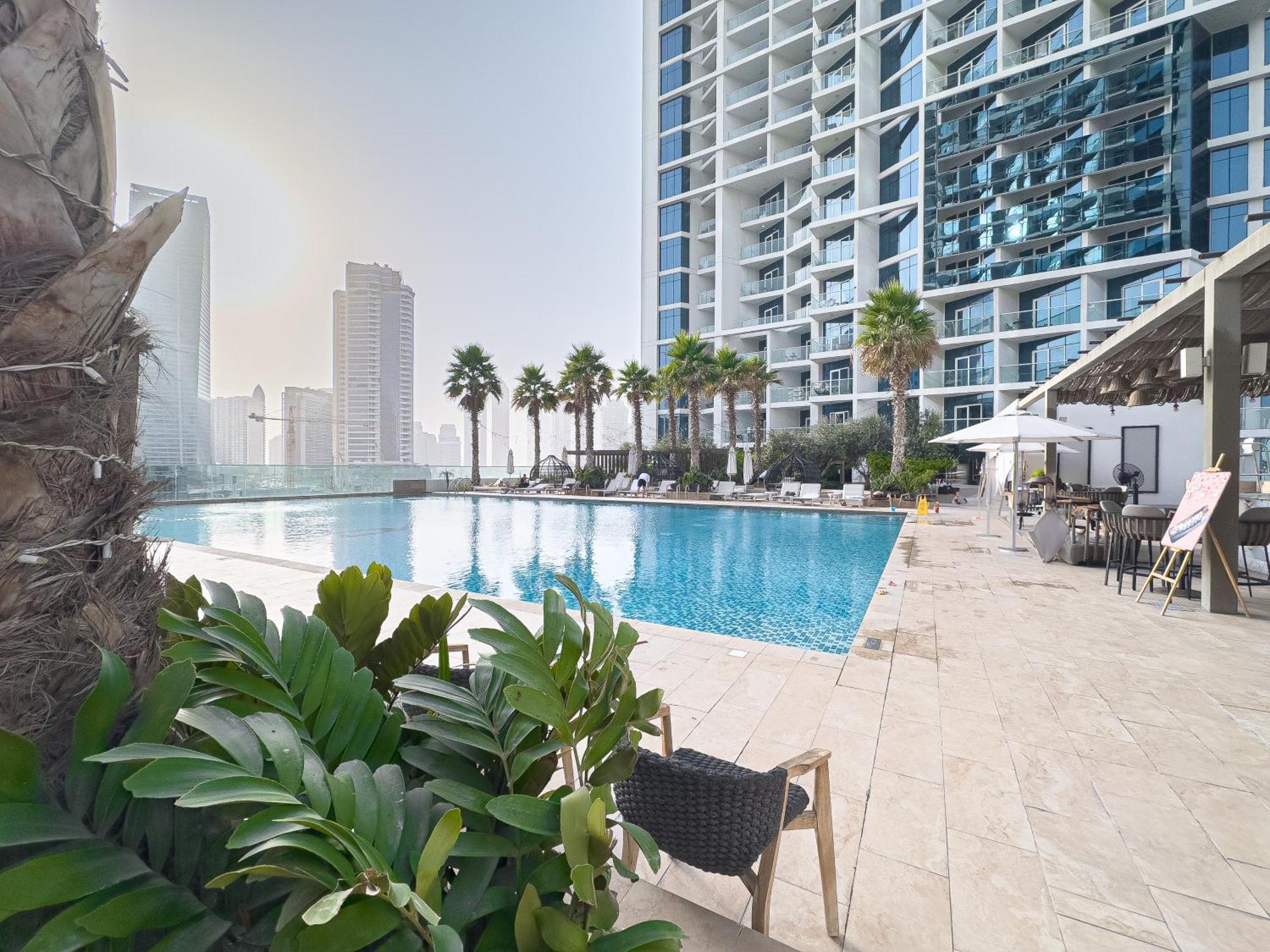 Escape 24 Luxury Damac Maison Prive Business Bay Apartment Dubai