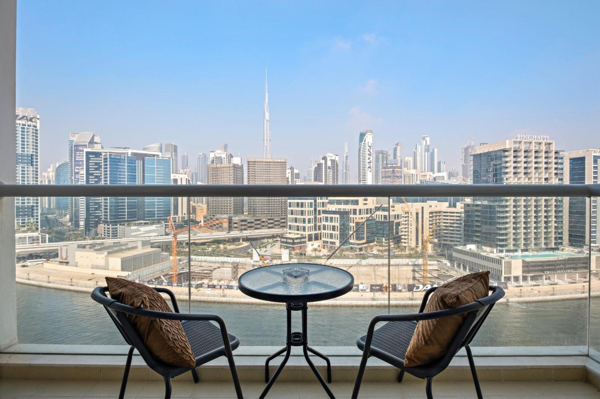 Burj Khalifa View By Renttiers Dubai