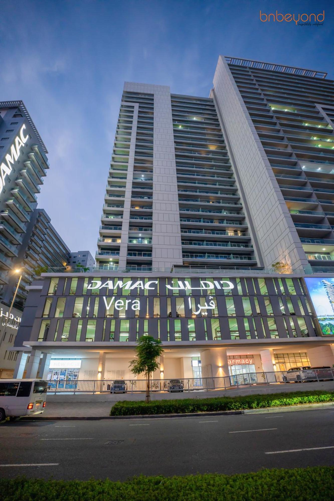 Daire Cozy Retreat With Burj Views By Bnbeyond