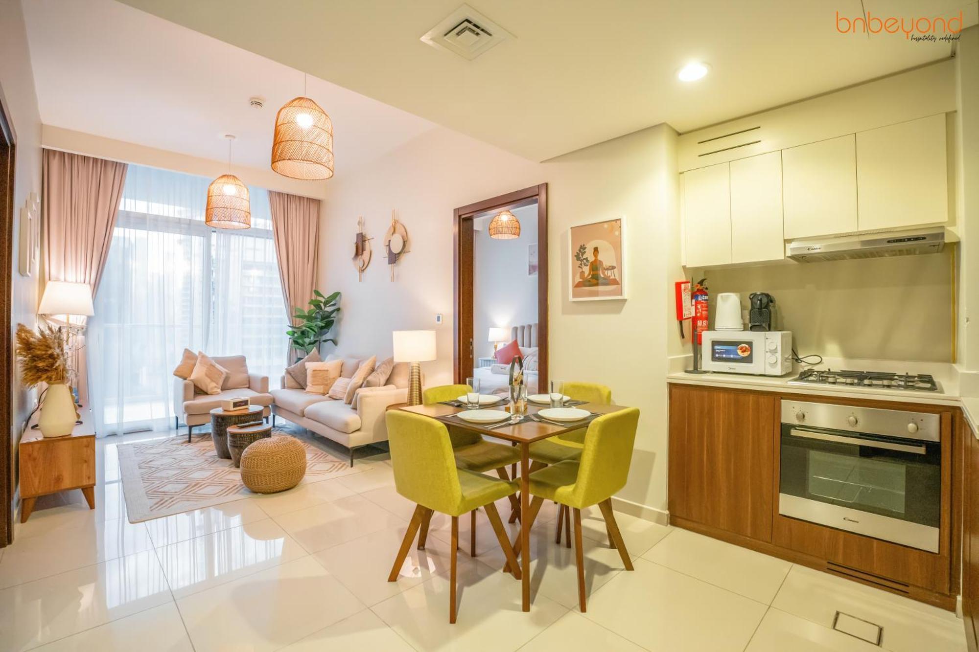 Daire Cozy Retreat With Burj Views By Bnbeyond
