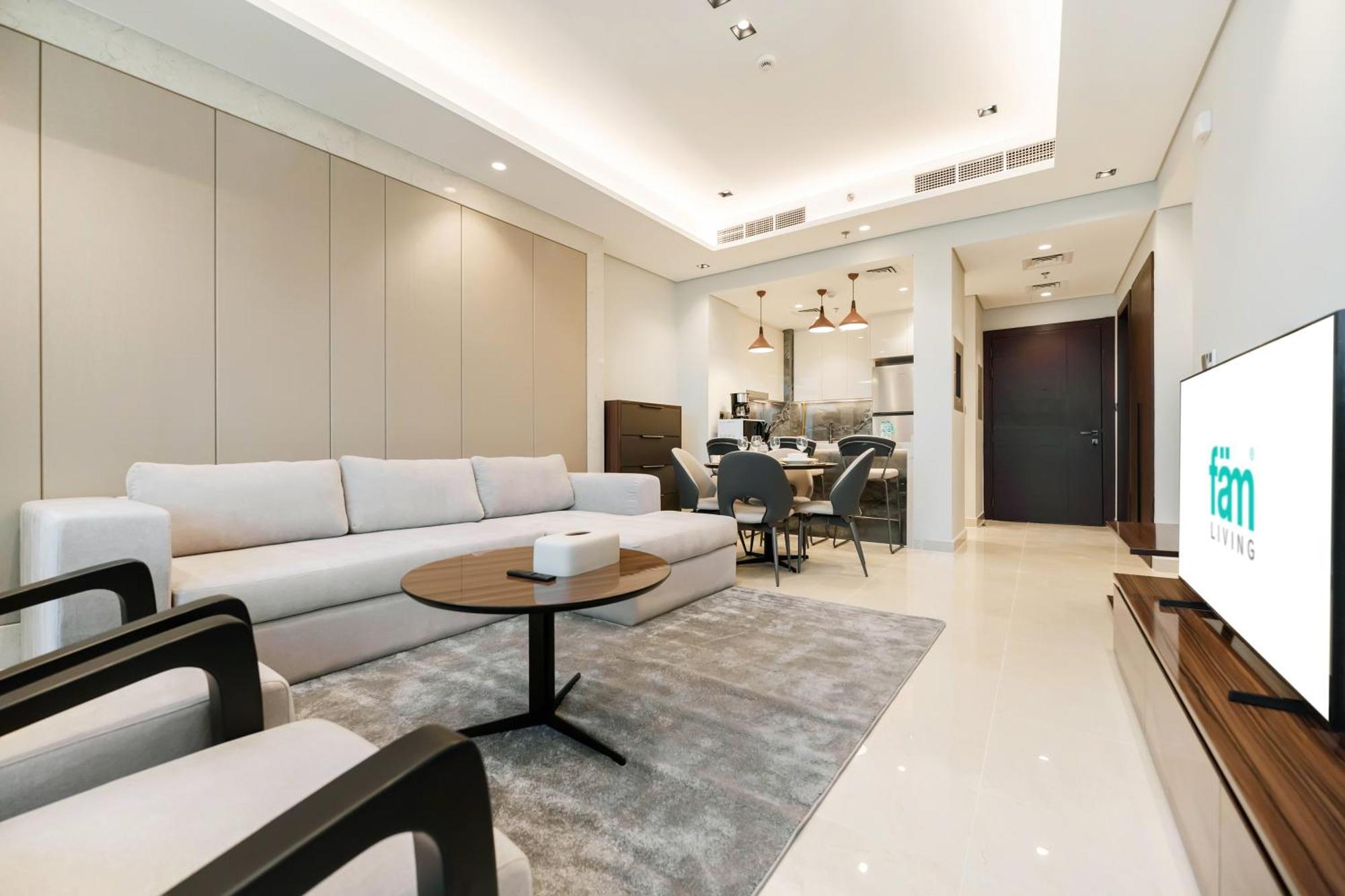 Apartment Fam Living - Nobles Tower, Brandnew 2b, Burj Views