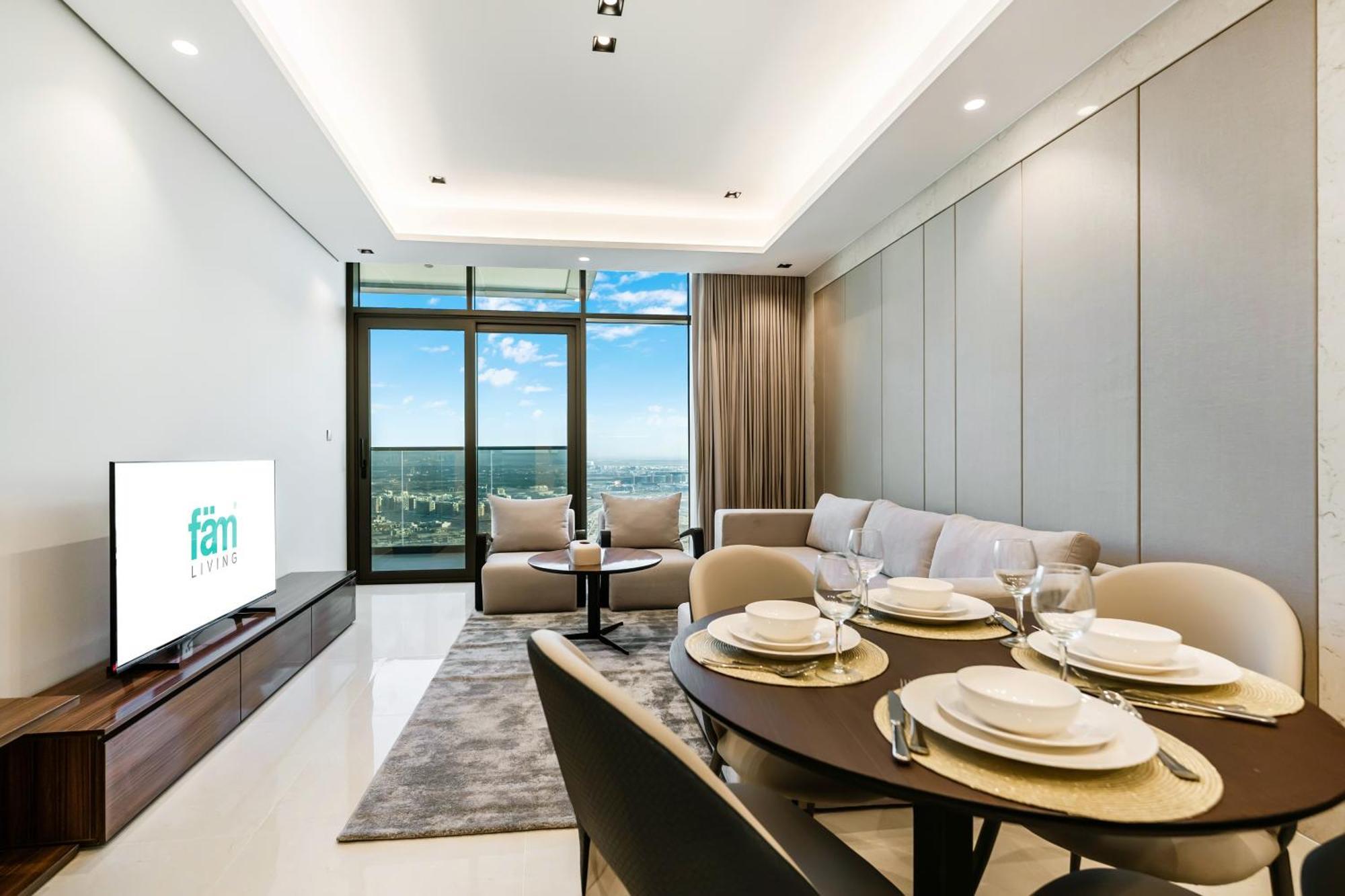 Fam Living - Nobles Tower, Brandnew 2b, Burj Views *