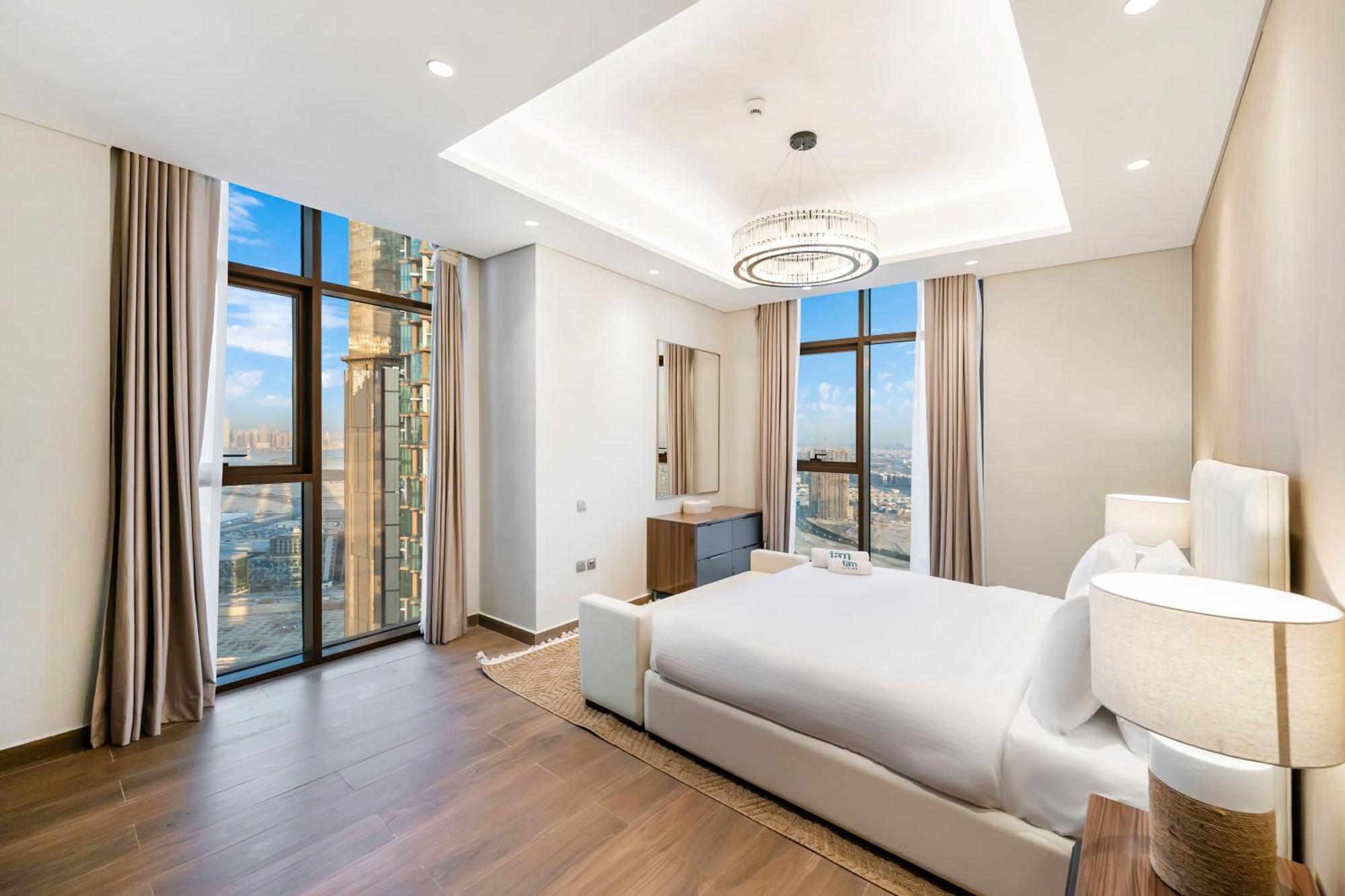 Apartment Fam Living - Nobles Tower, Brandnew 2b, Burj Views