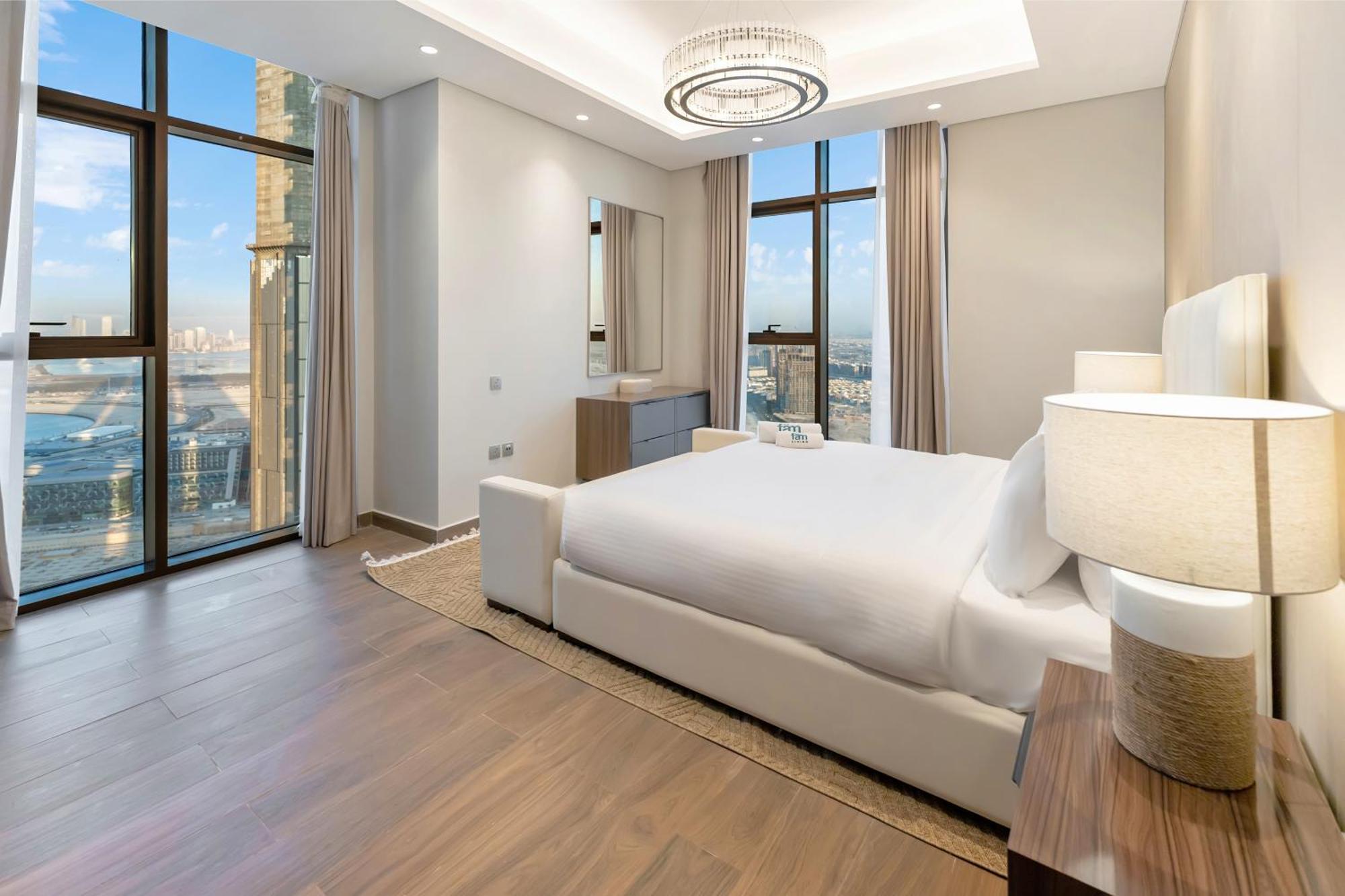 Apartment Fam Living - Nobles Tower, Brandnew 2b, Burj Views *