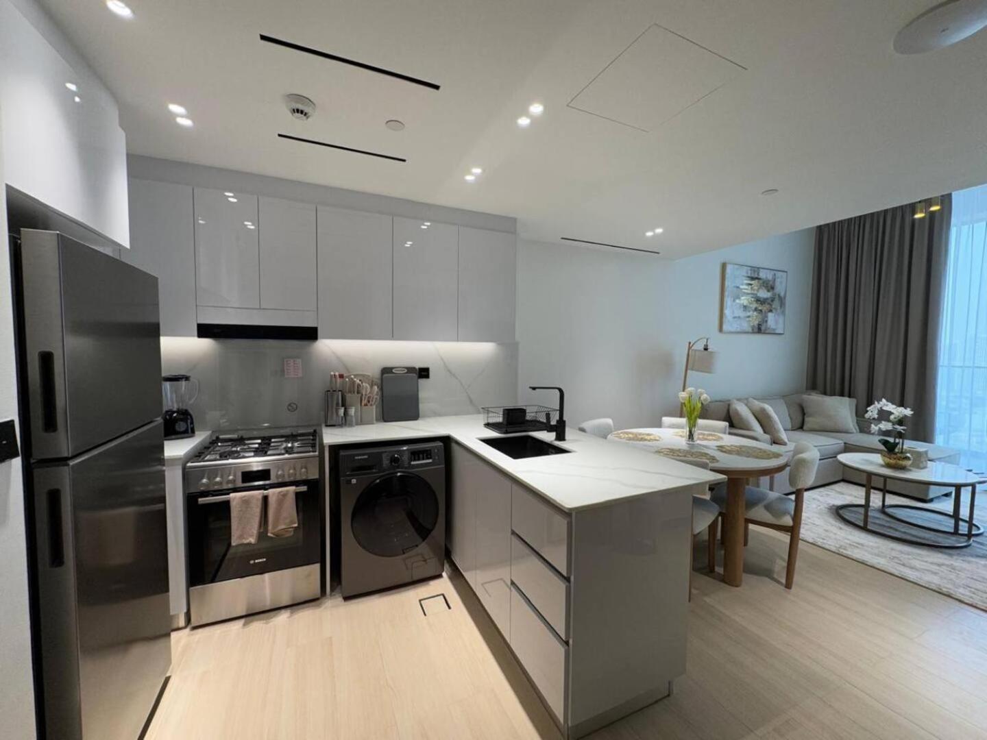 Daire Exquisite Brand-new 1br With Spacious Balcony Dubai