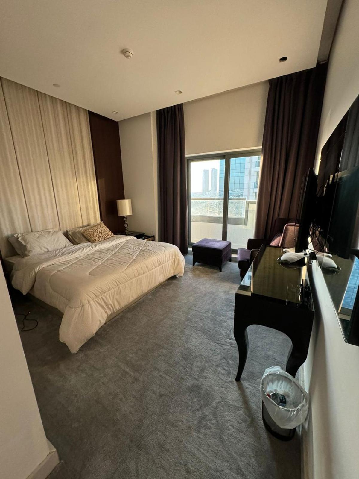 Bright And Airy 2br Bay Retreat Dubai