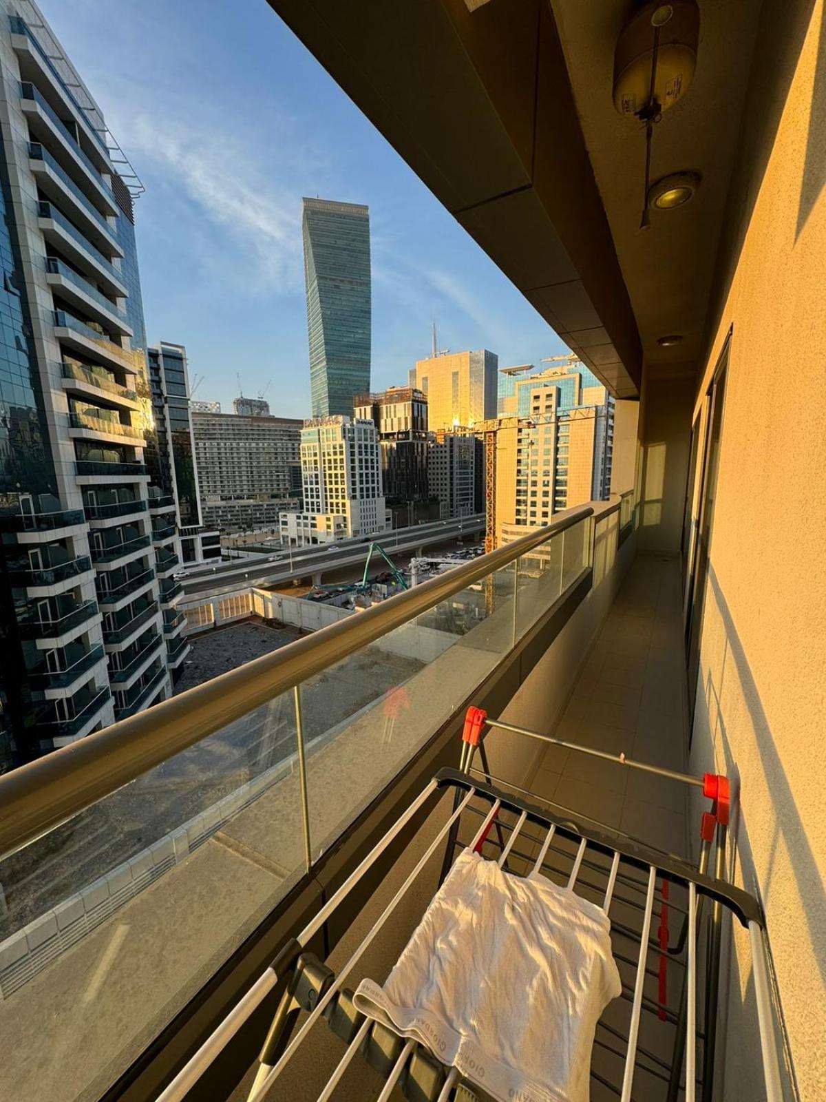 Bright And Airy 2br Bay Retreat Dubai