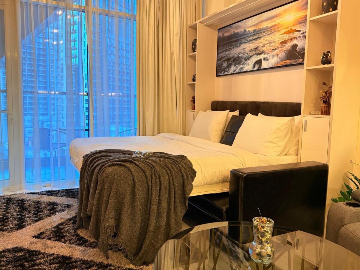 Breathtaking Burj & Pool View In Downtown *