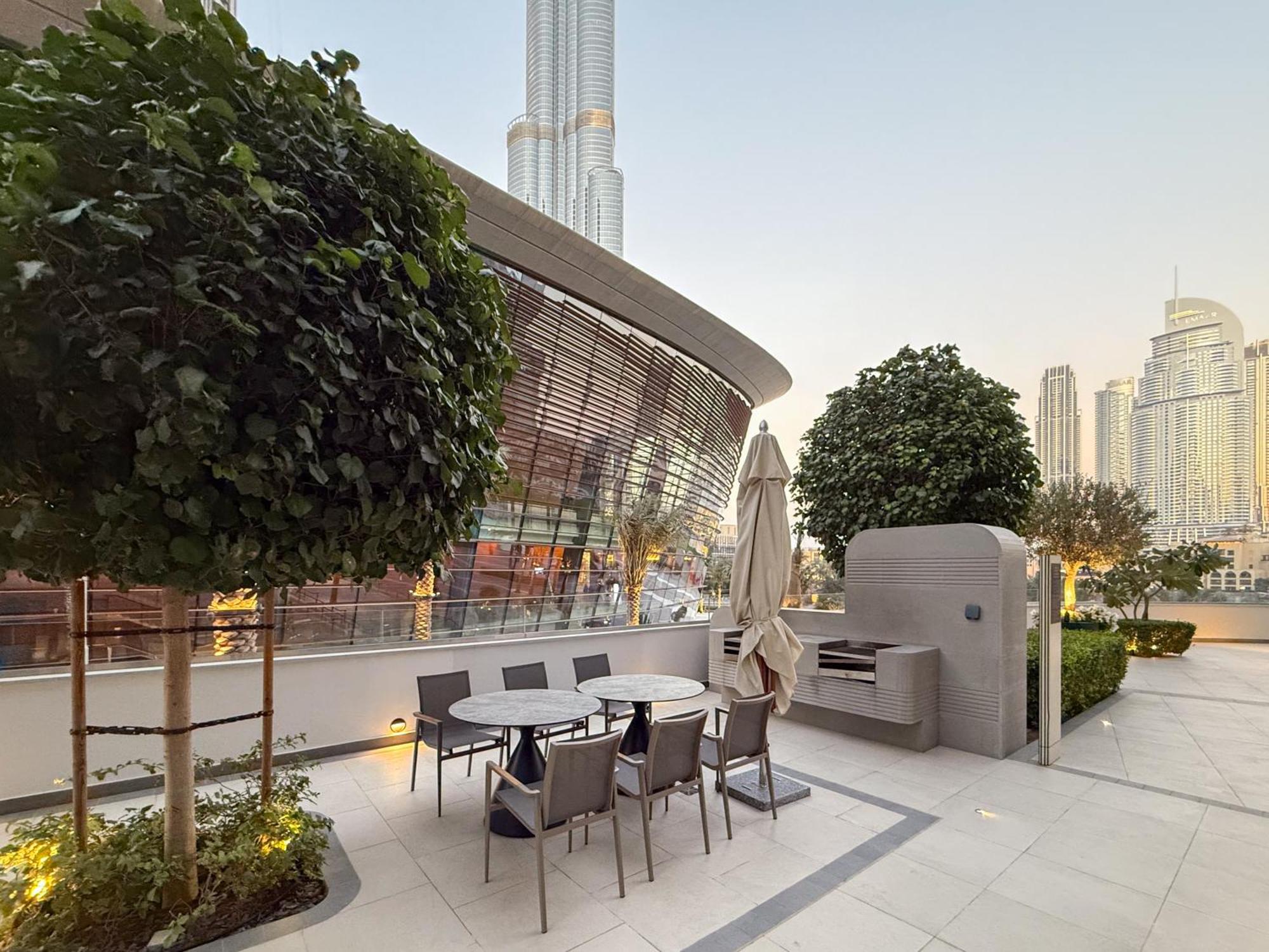 Hermes-style 2br, Full Burj Khalifa View - Infinity Pool - Full Fountain View Apartment Dubai