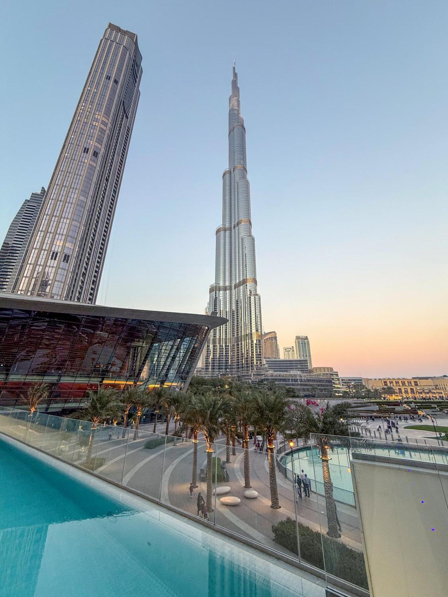 Hermes-style 2br, Full Burj Khalifa View - Infinity Pool - Full Fountain View Apartment