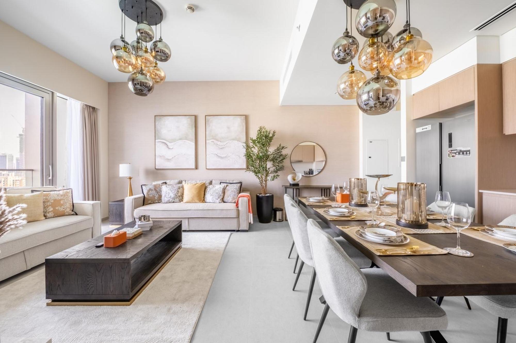 Hermes-style 2br, Full Burj Khalifa View - Infinity Pool - Full Fountain View Dubai