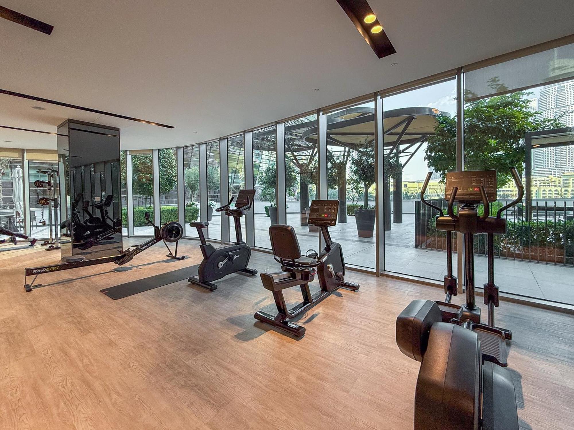 Hermes-style 2br, Full Burj Khalifa View - Infinity Pool - Full Fountain View * Dubai