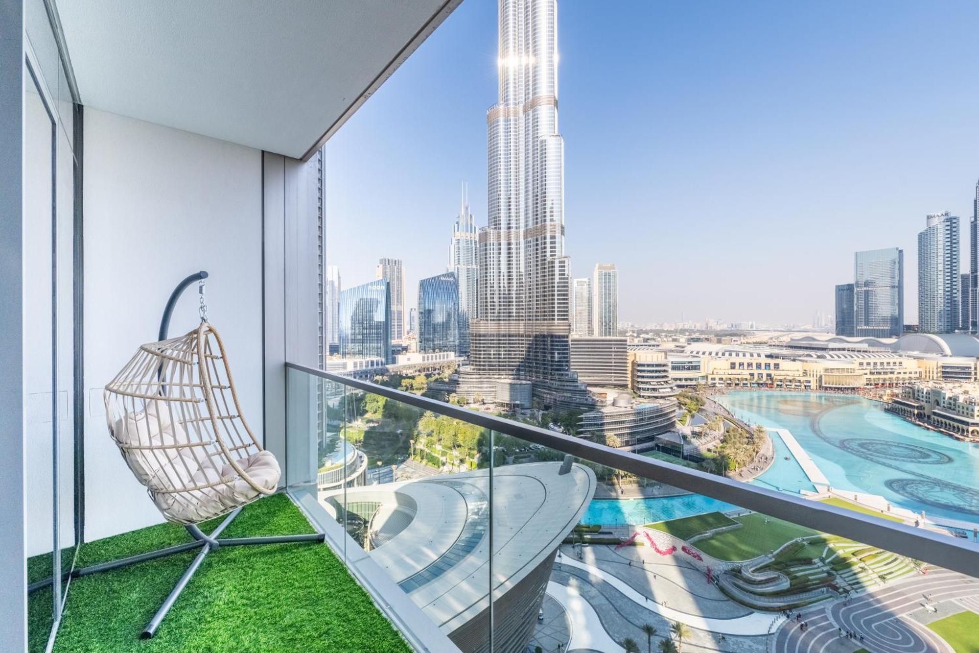 Hermes-style 2br, Full Burj Khalifa View - Infinity Pool - Full Fountain View Dubai