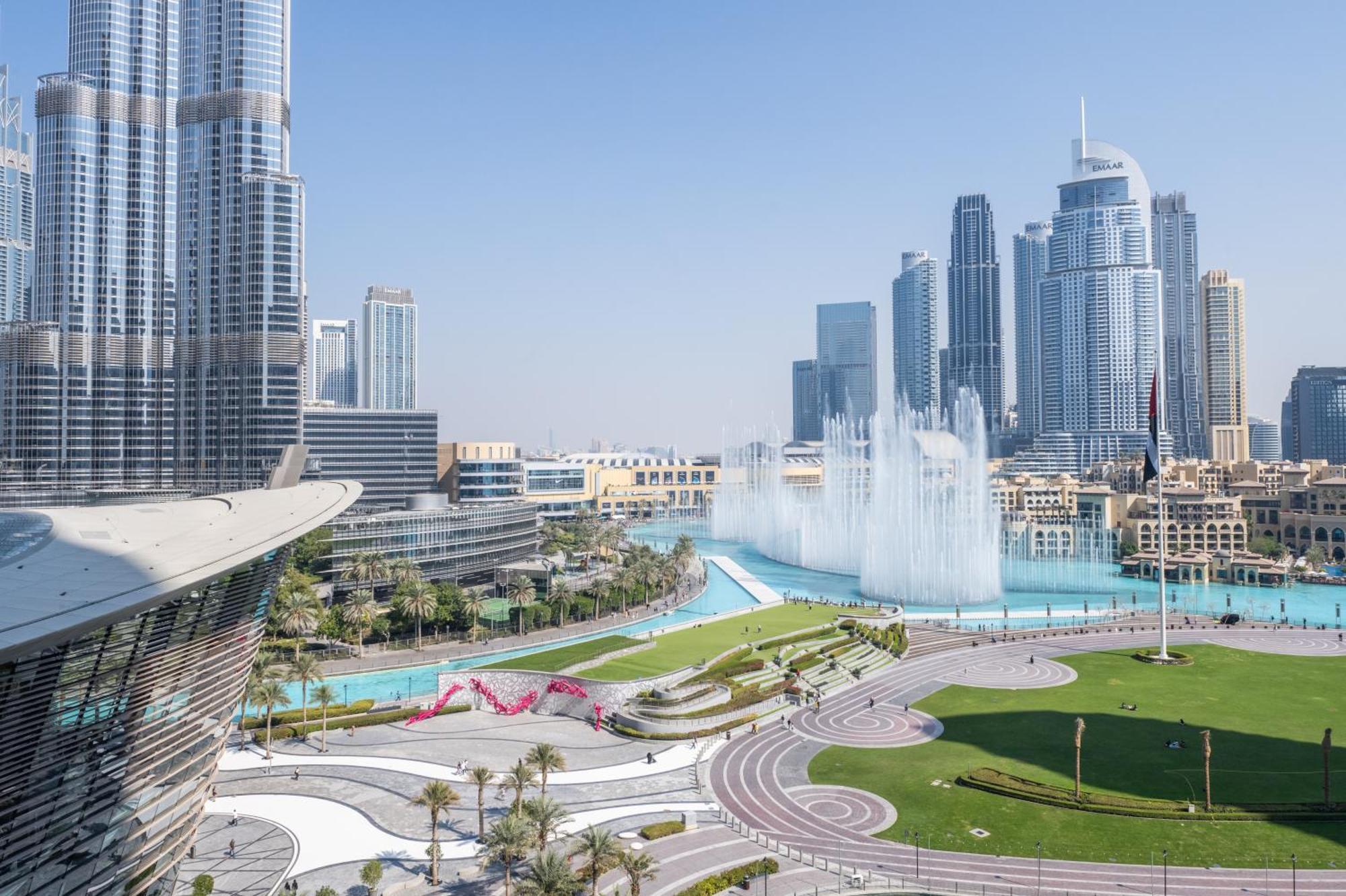 Hermes-style 2br, Full Burj Khalifa View - Infinity Pool - Full Fountain View Apartment *