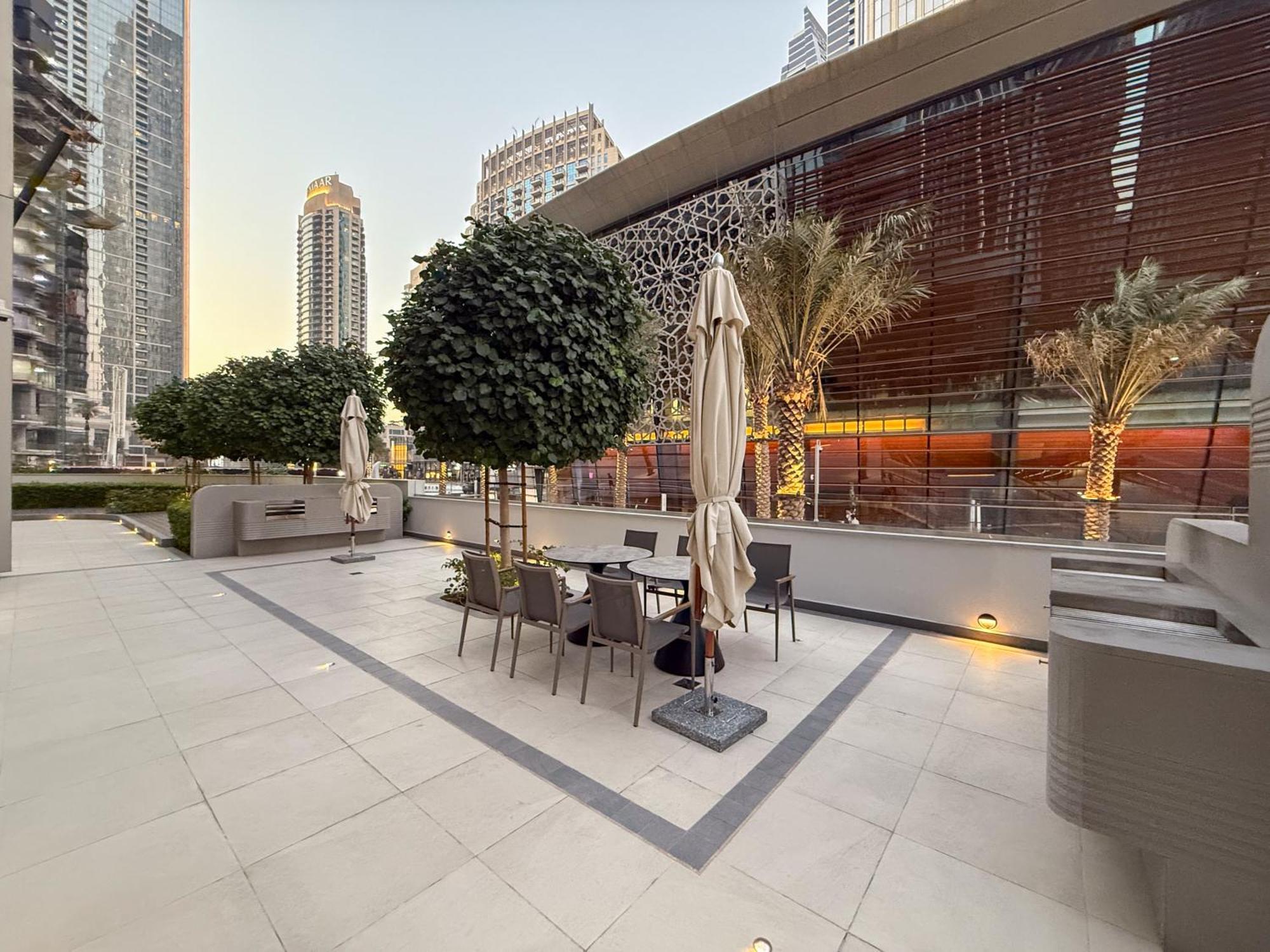 Hermes-style 2br, Full Burj Khalifa View - Infinity Pool - Full Fountain View * Dubai