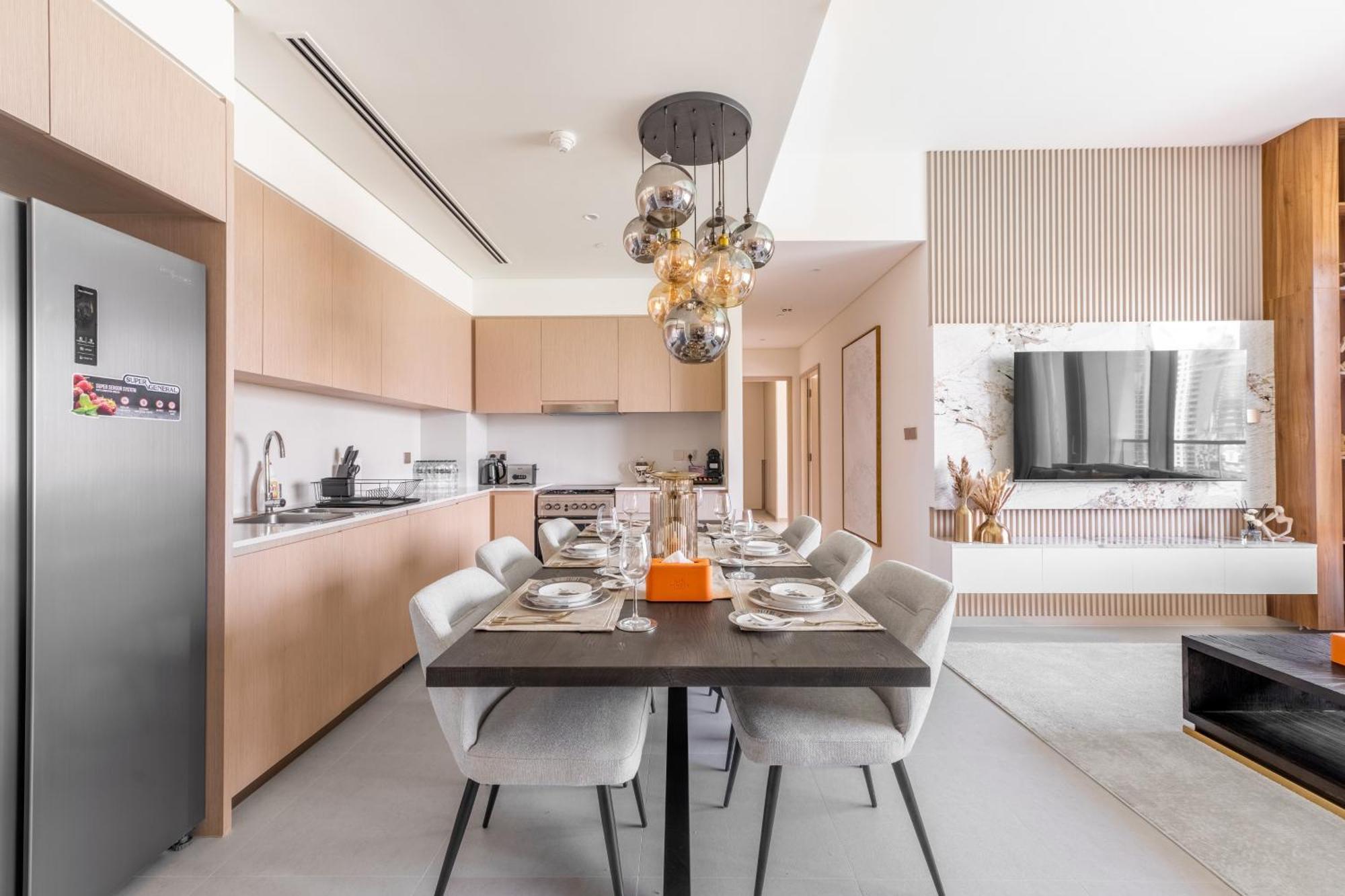 Hermes-style 2br, Full Burj Khalifa View - Infinity Pool - Full Fountain View Apartment