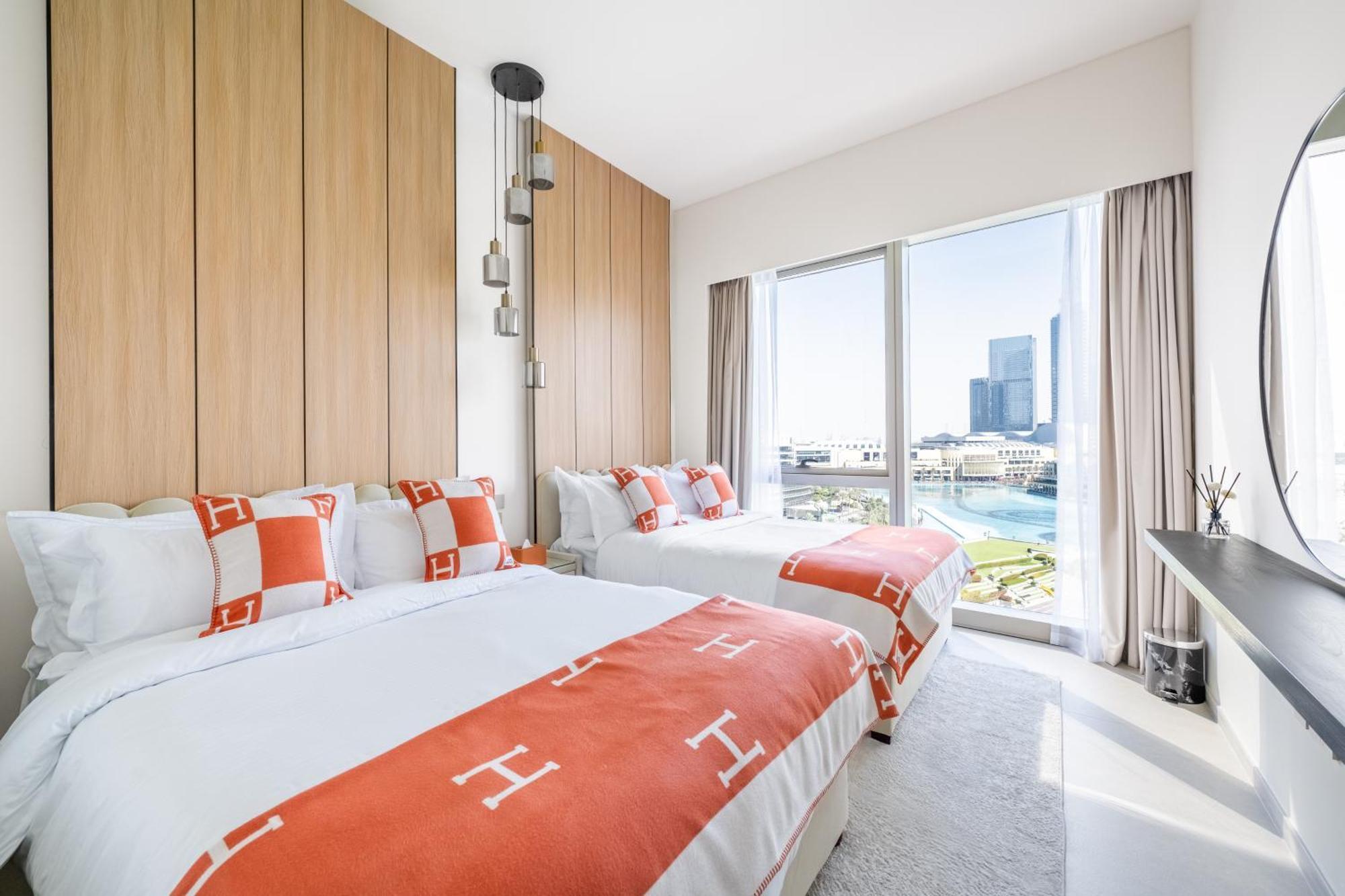 Apartment Hermes-style 2br, Full Burj Khalifa View - Infinity Pool - Full Fountain View *