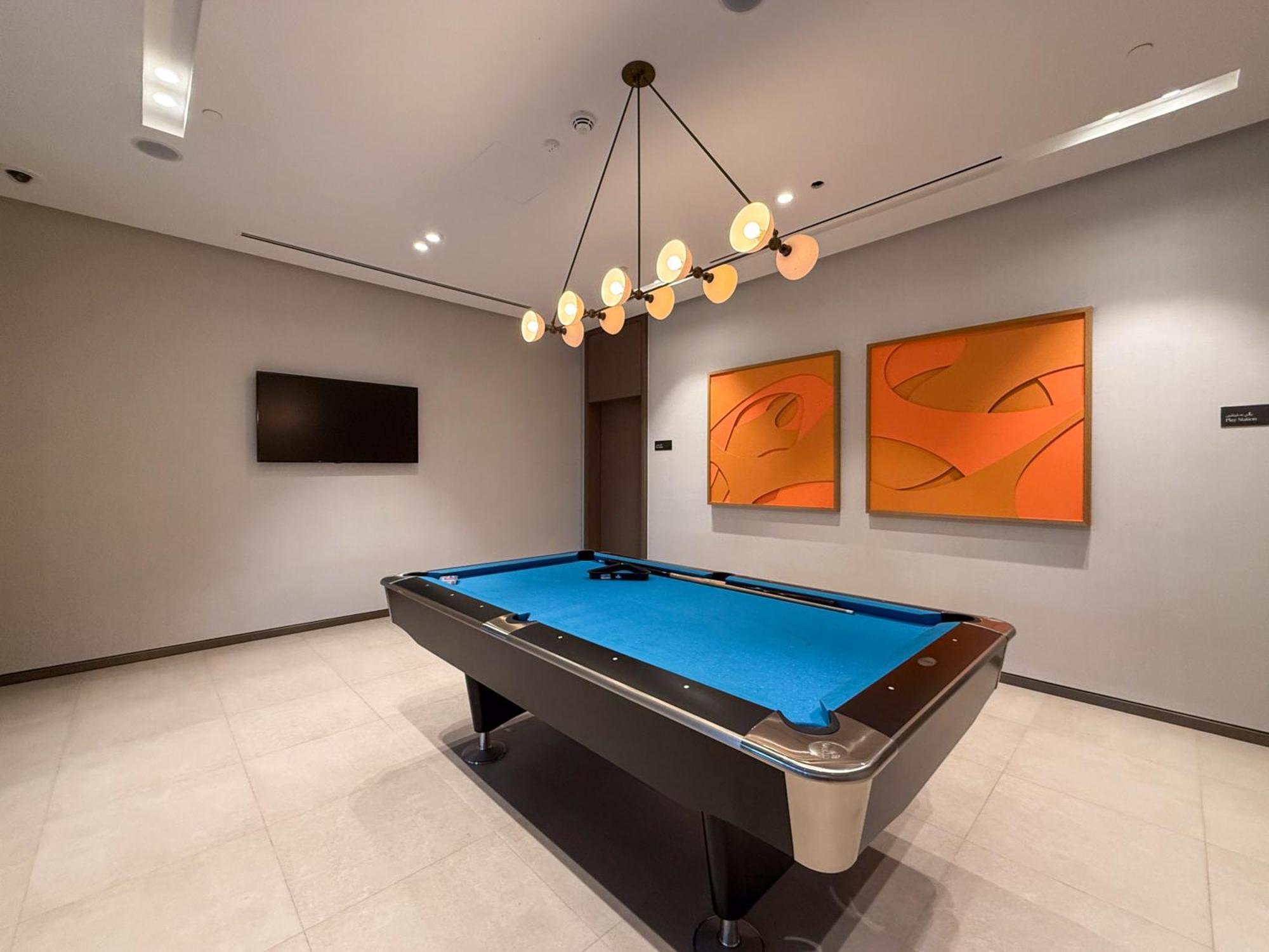 Hermes-style 2br, Full Burj Khalifa View - Infinity Pool - Full Fountain View Dubai