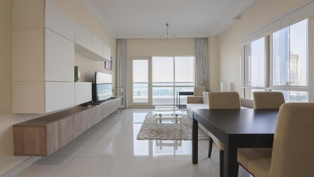 Apartment Great & Huge High Floor! Dubai