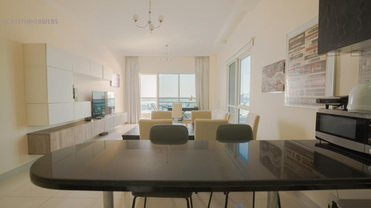 Apartment Great & Huge High Floor! *