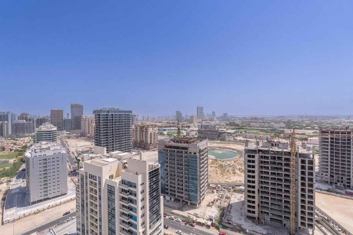 Apartment Astonishing For 2 In Sports Dubai