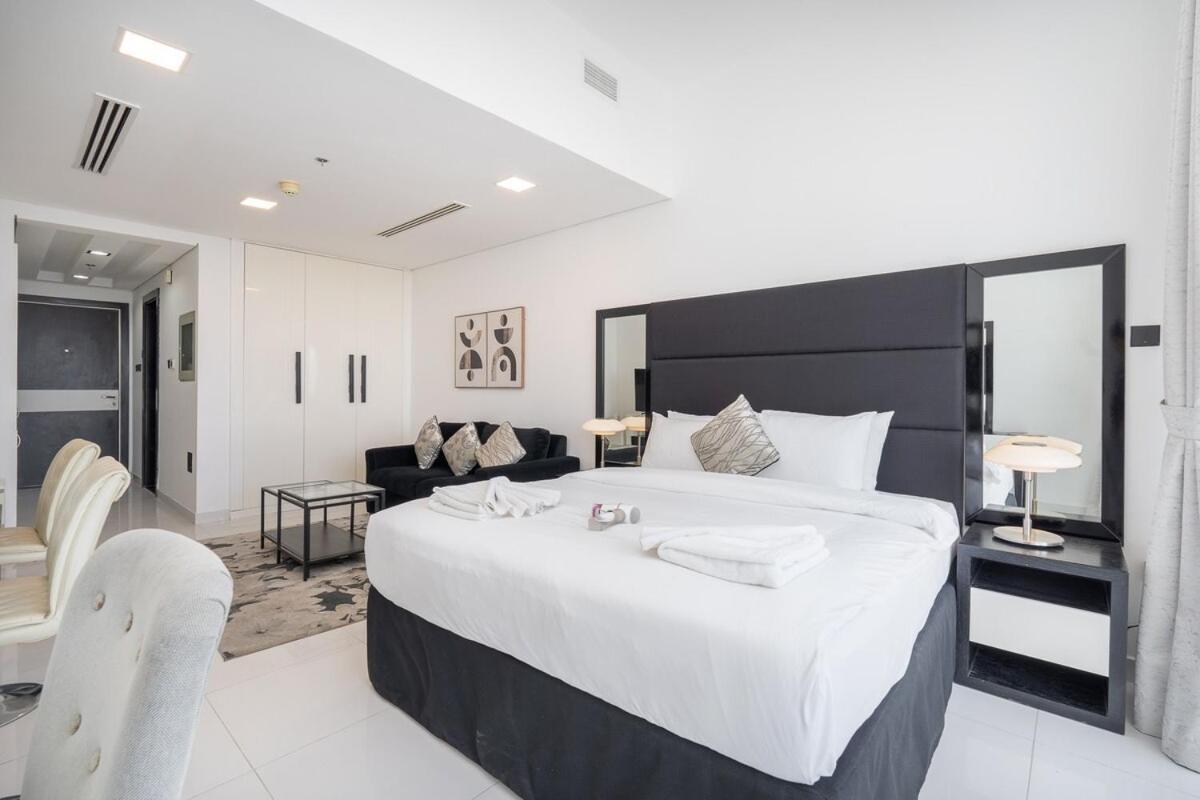 Apartment Astonishing For 2 In Sports Dubai