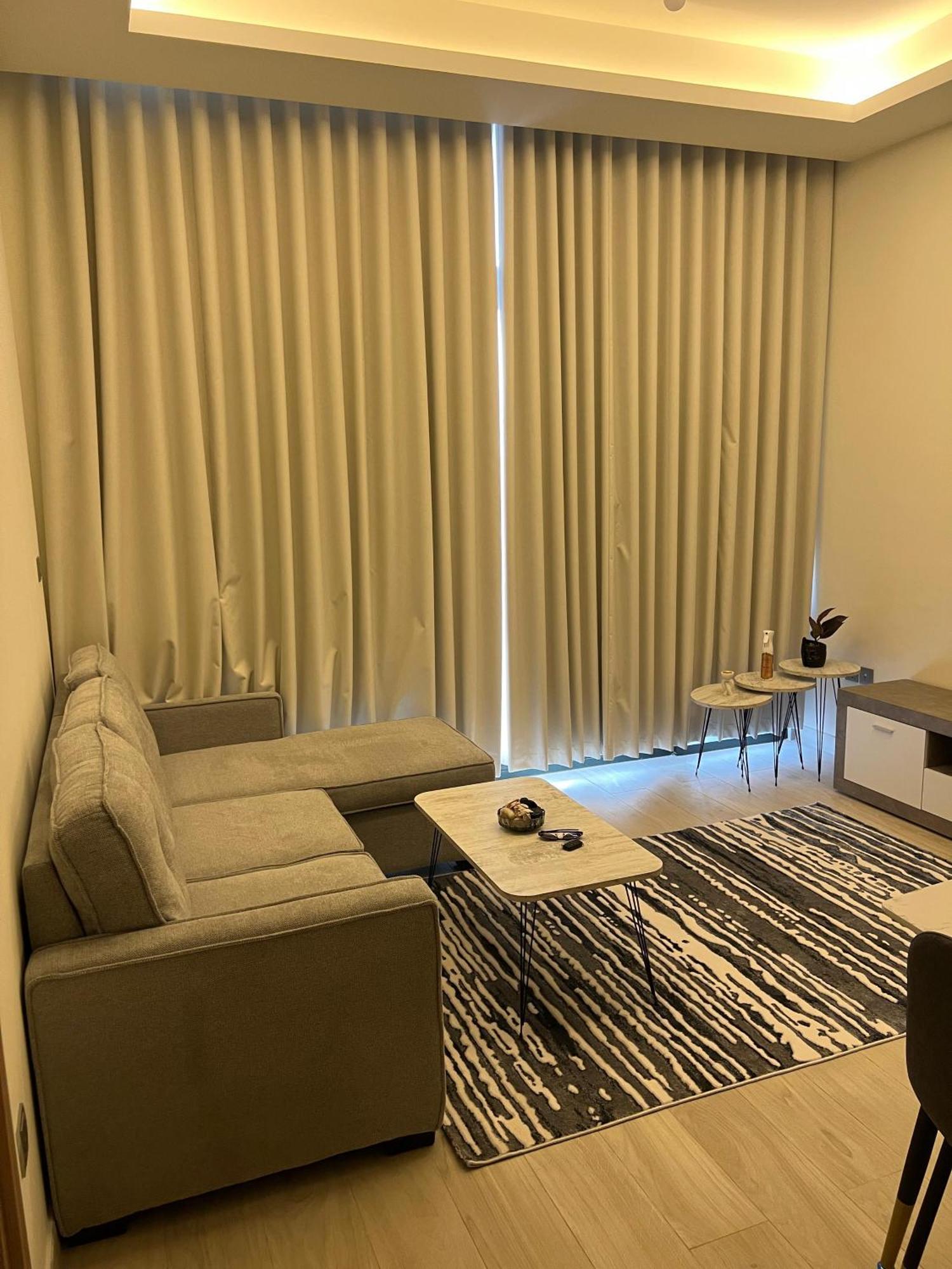 Azizi Riviera 12 Al-meydan