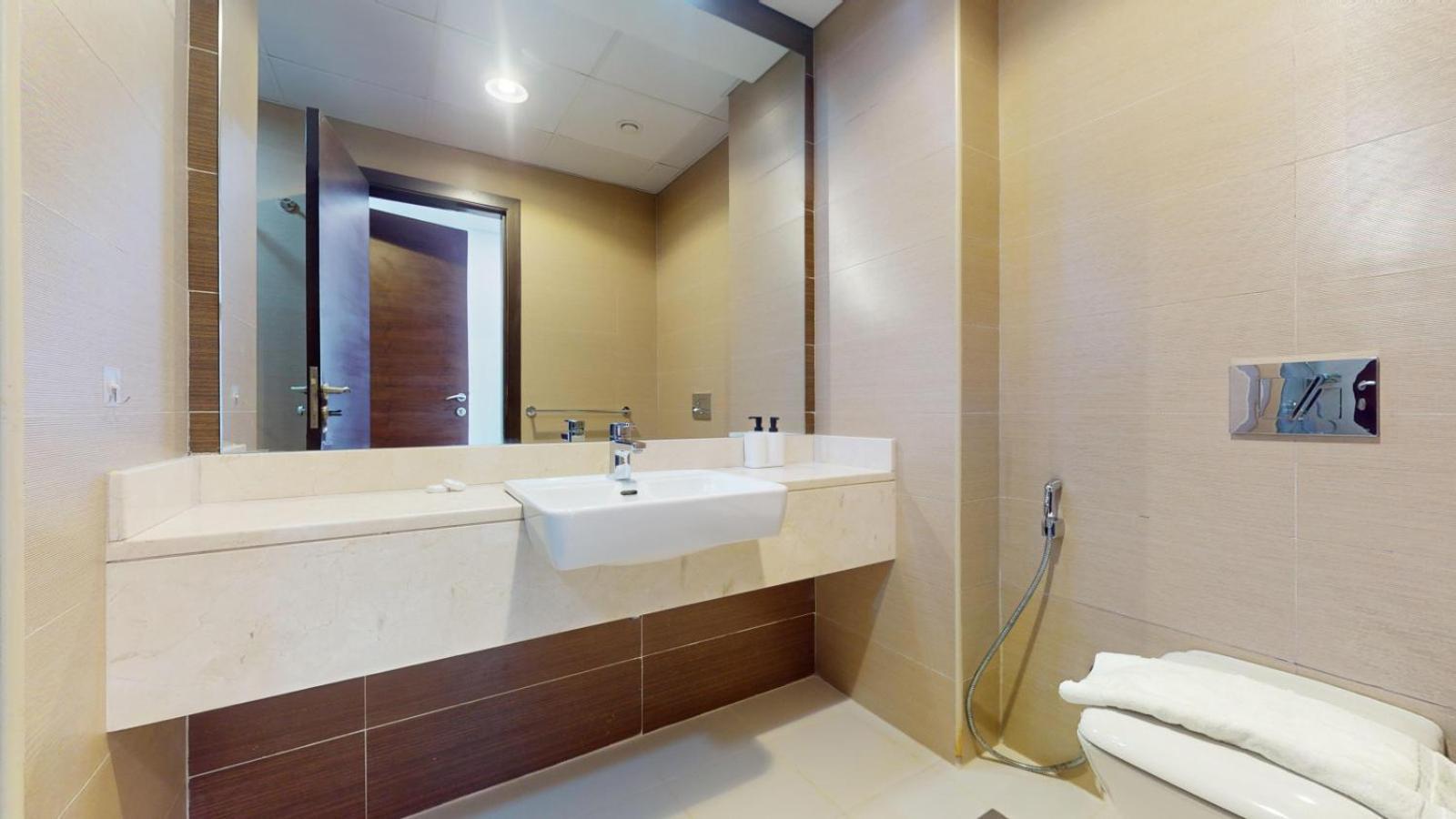Apartment Sparkle Tower - Chic Three Bed With Marina View Dubai
