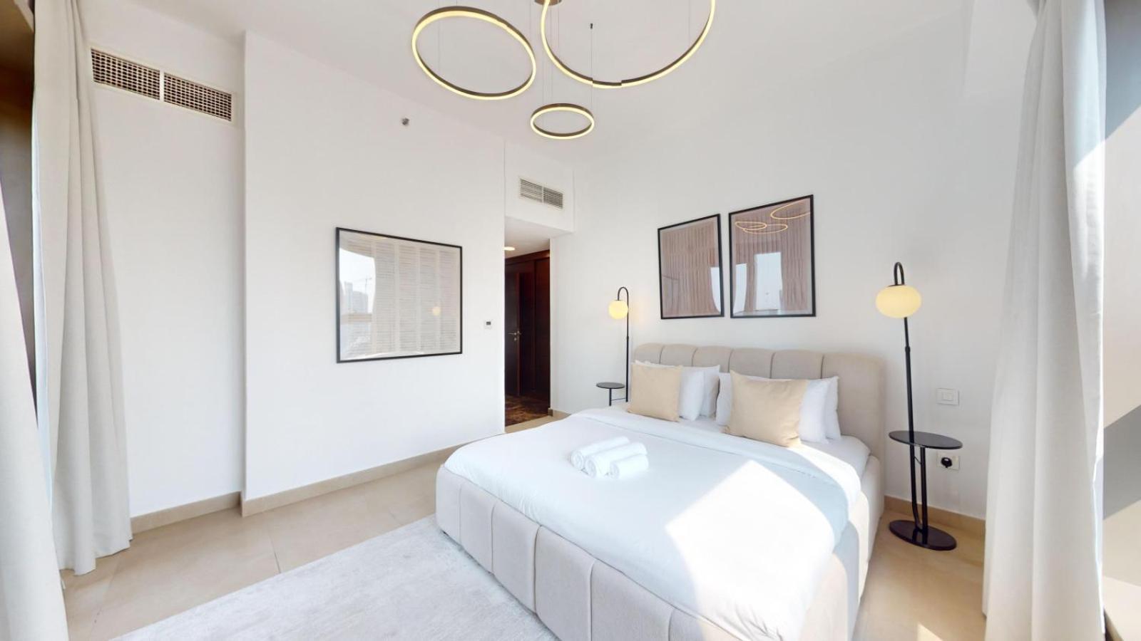 Sparkle Tower - Chic Three Bed With Marina View Dubai