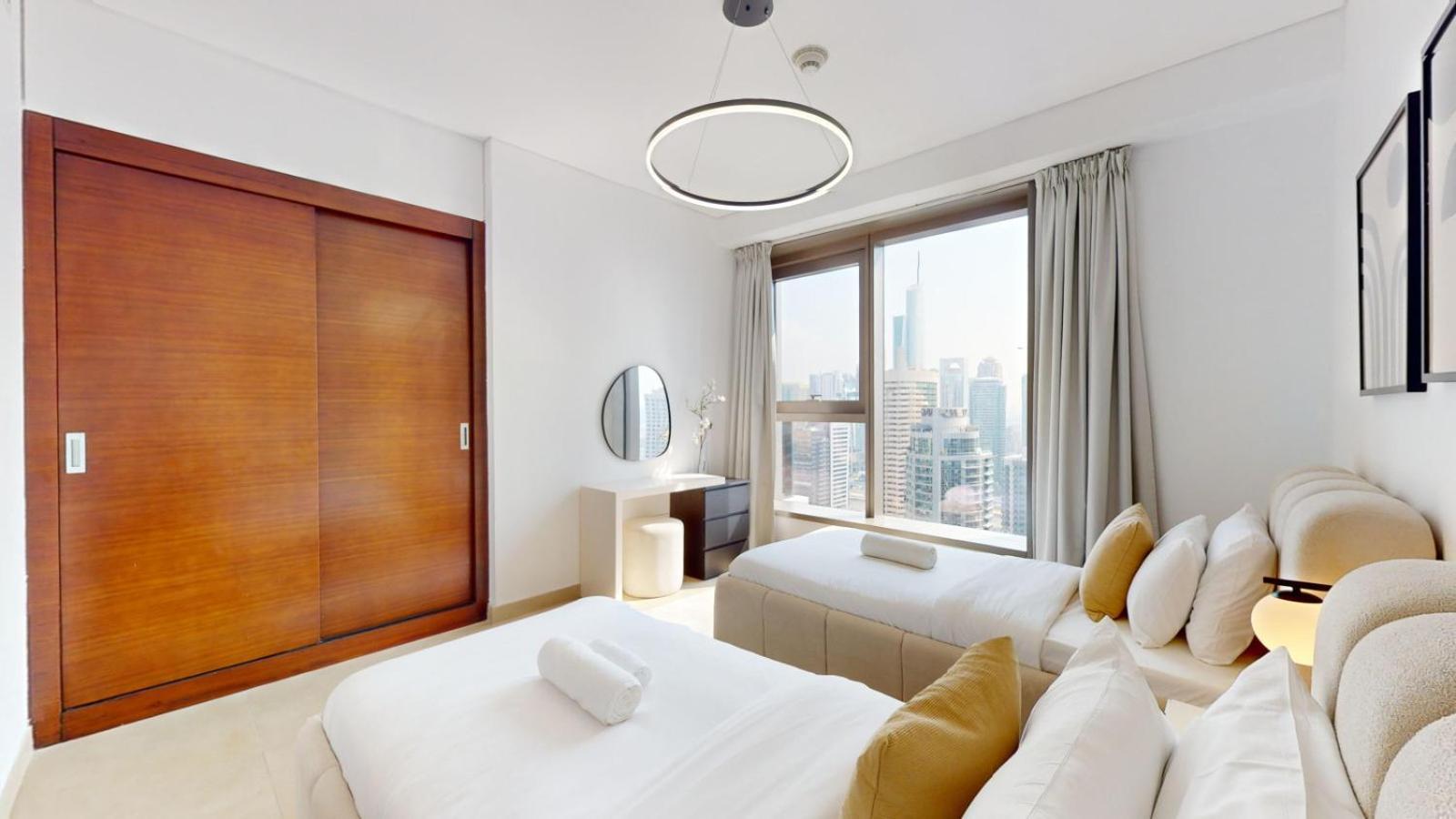 Sparkle Tower - Chic Three Bed With Marina View Apartment Dubai