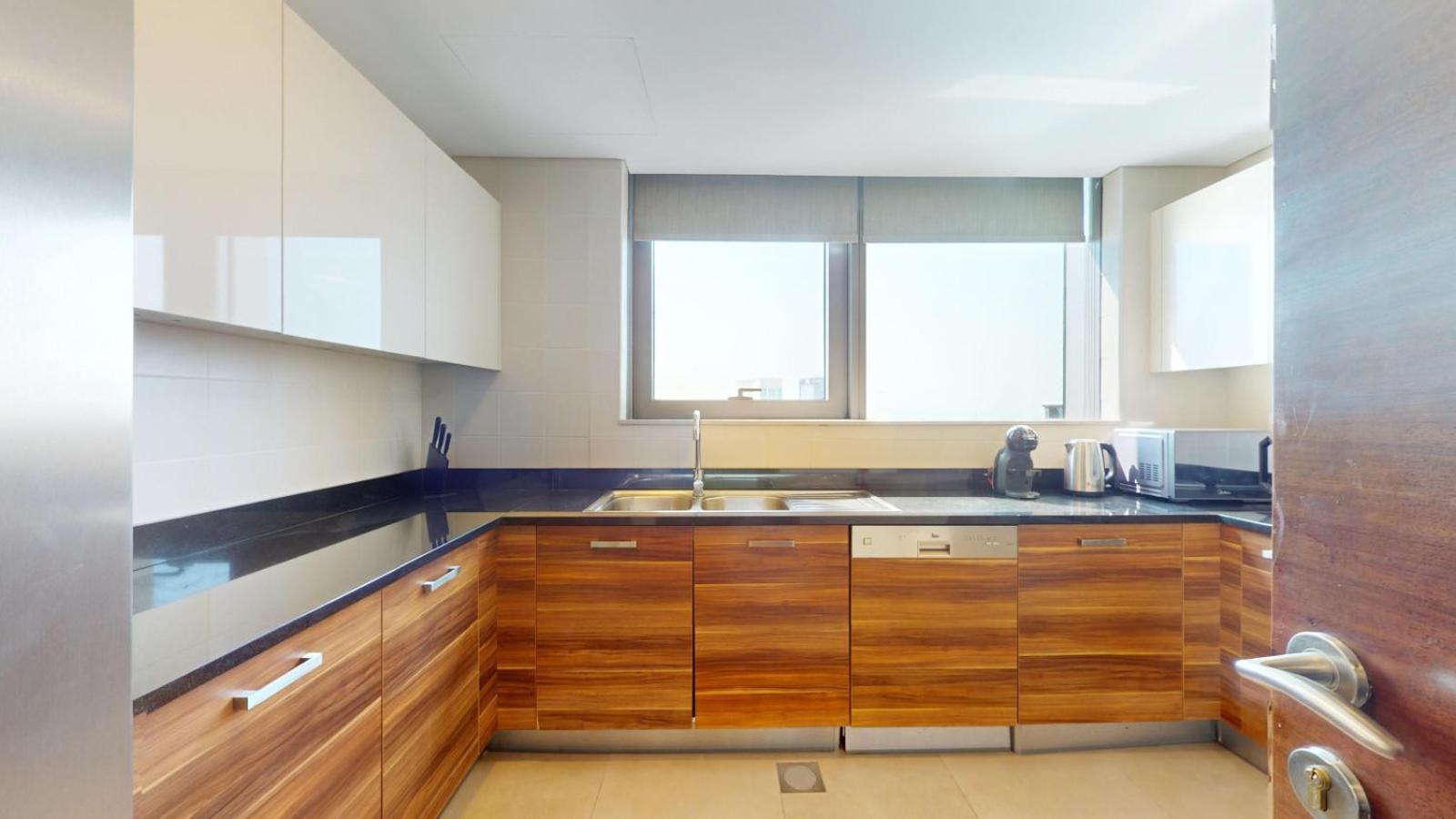 Sparkle Tower - Chic Three Bed With Marina View Dubai