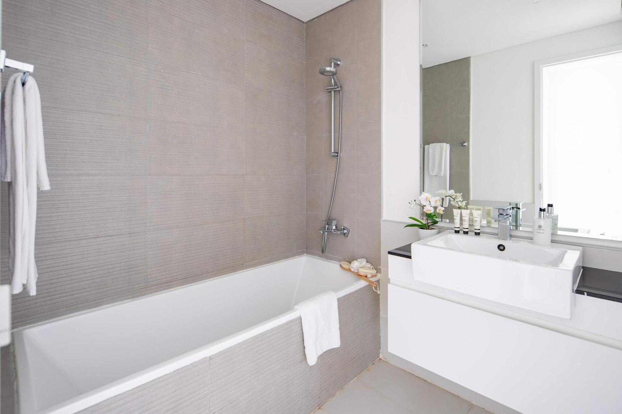Frank Porter - The Pulse Residences