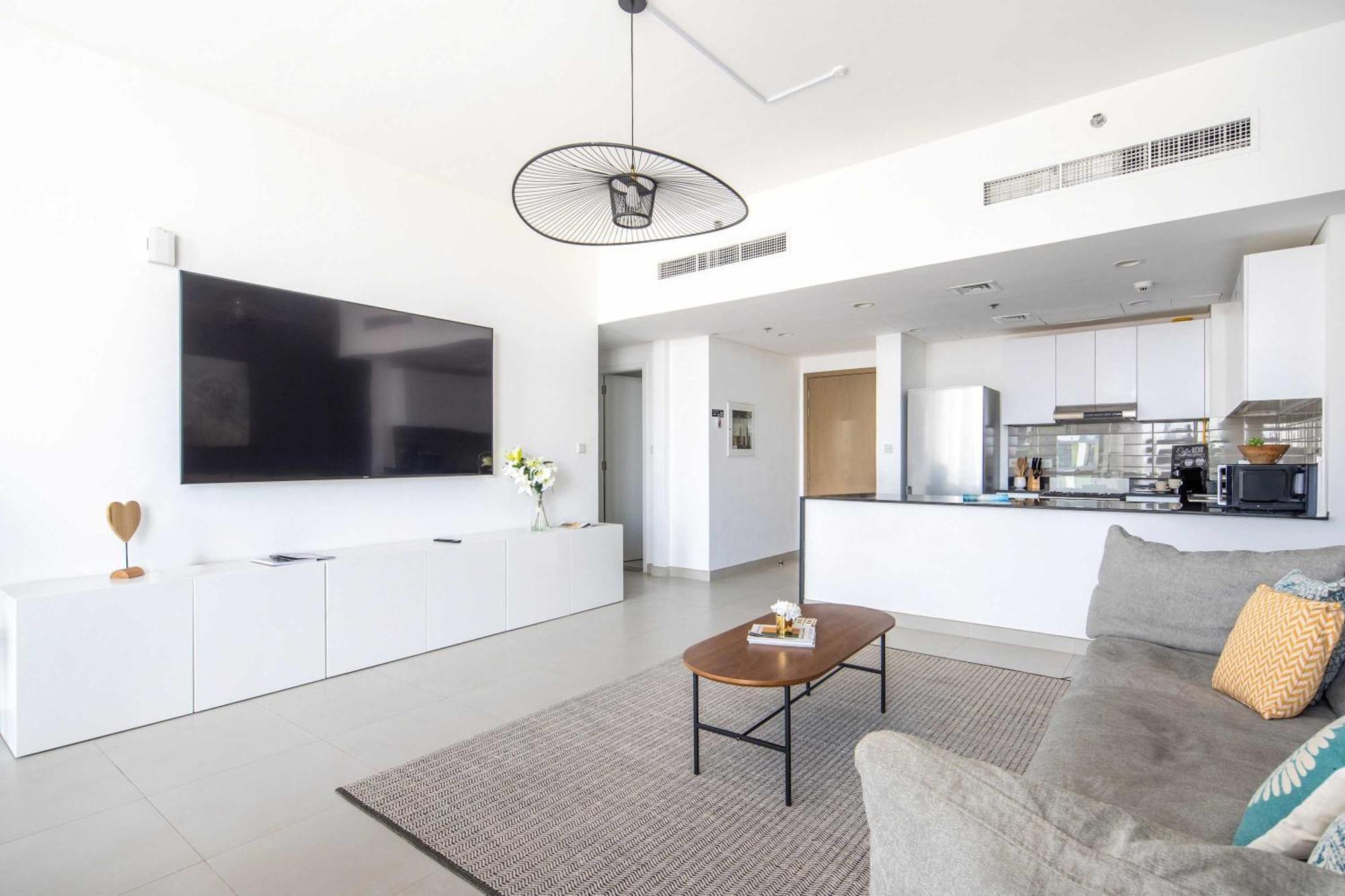 Frank Porter - The Pulse Residences * Dubai