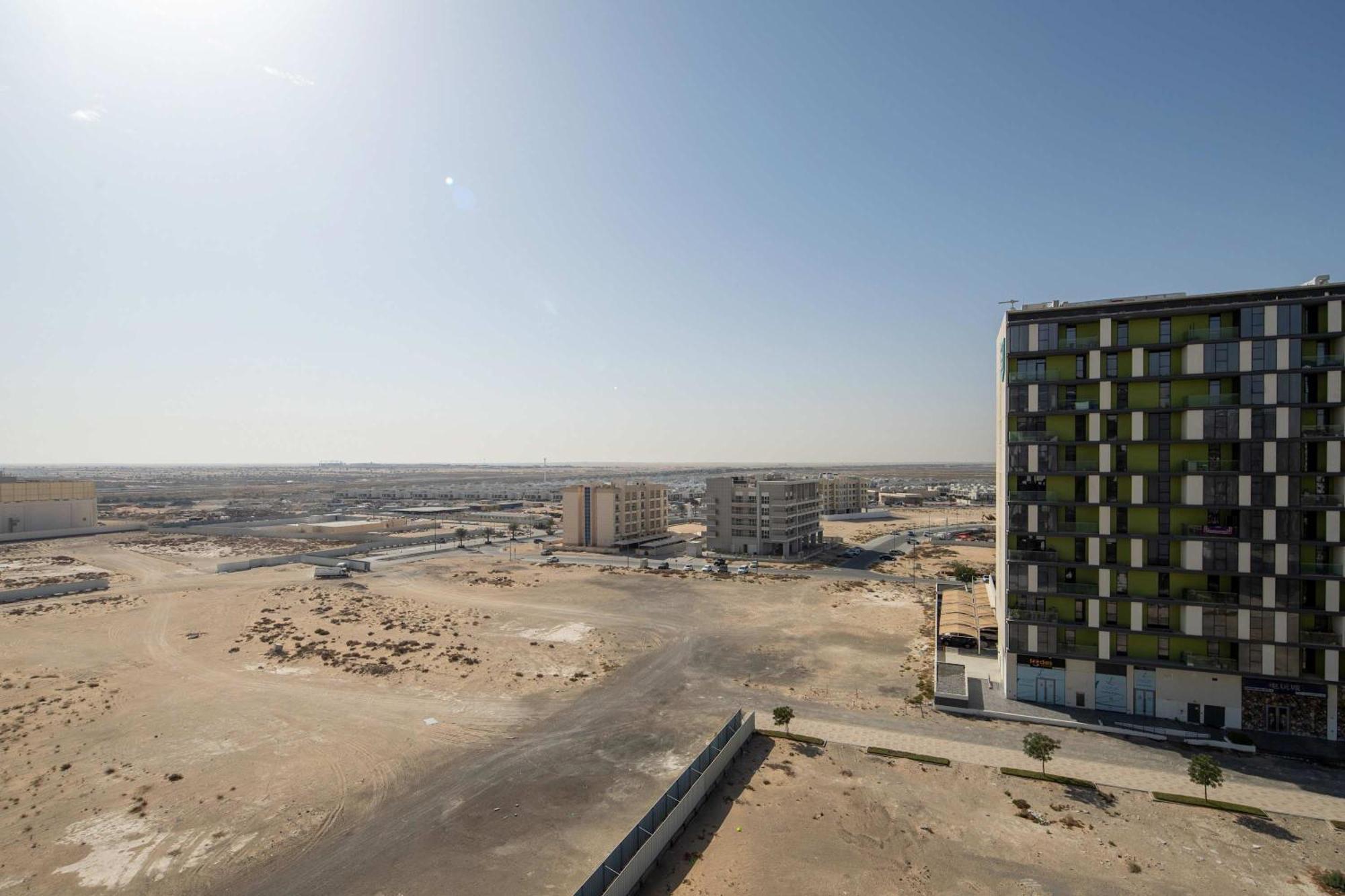 Frank Porter - The Pulse Residences * Dubai