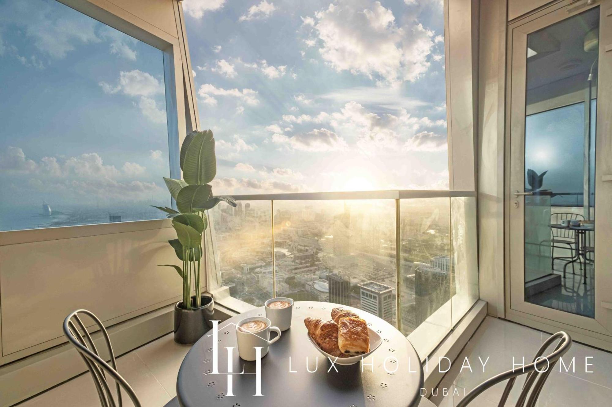 Lux The Sky View Marina *