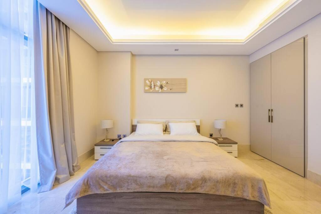 Cozy Beachfront 1 Bedroom - The 8 Apartment *