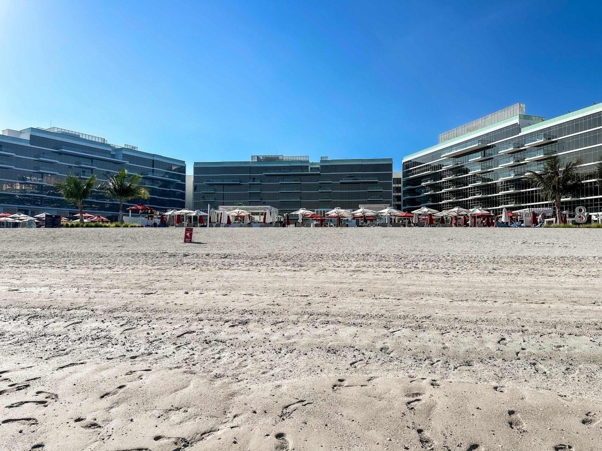 Cozy Beachfront 1 Bedroom - The 8 Apartment