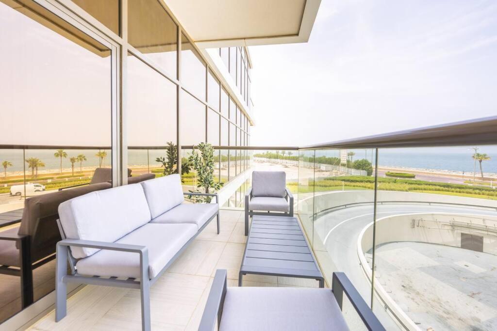 Apartment Cozy Beachfront 1 Bedroom - The 8 Dubai