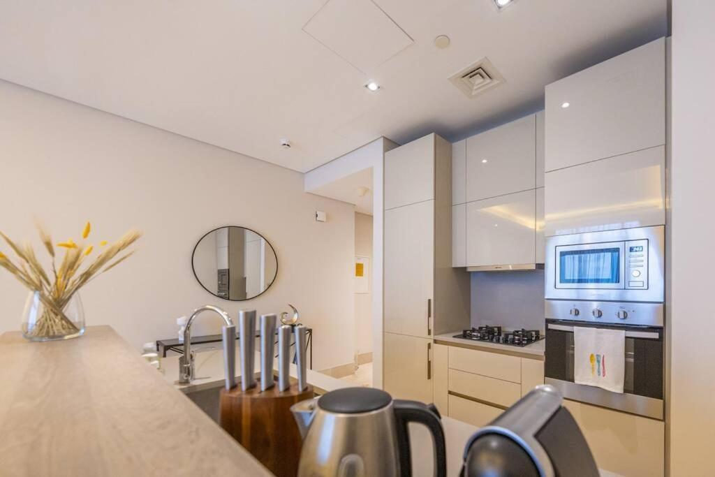 Apartment Cozy Beachfront 1 Bedroom - The 8 Dubai