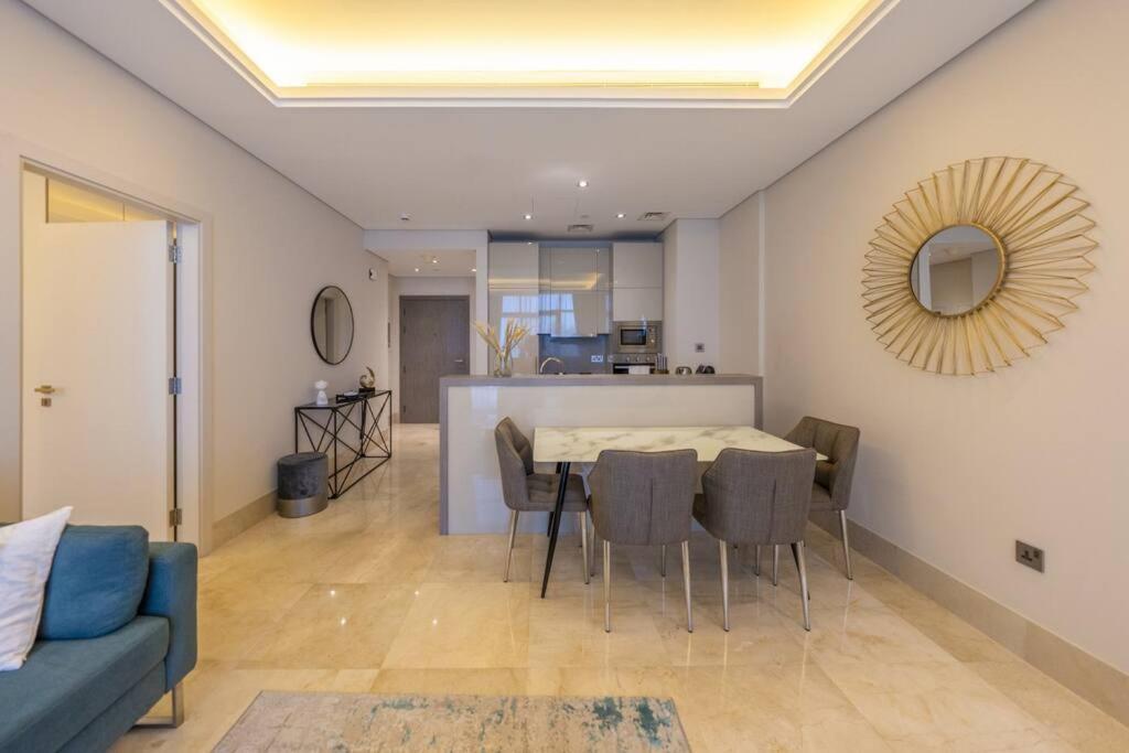 Cozy Beachfront 1 Bedroom - The 8 Apartment