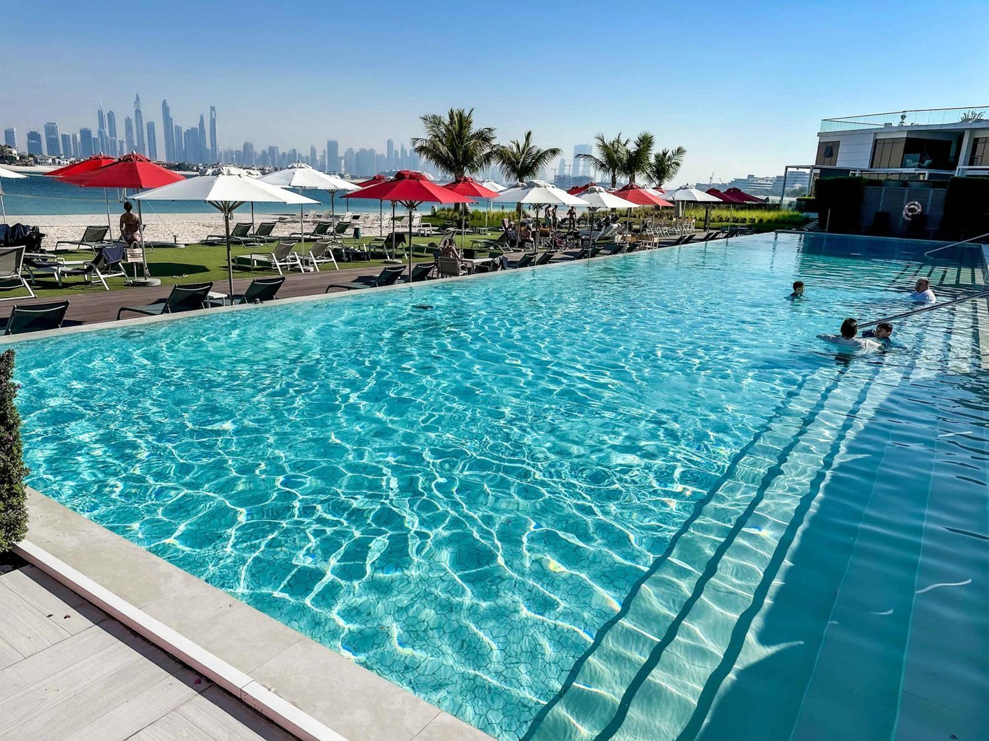 Apartment Cozy Beachfront 1 Bedroom - The 8 Dubai